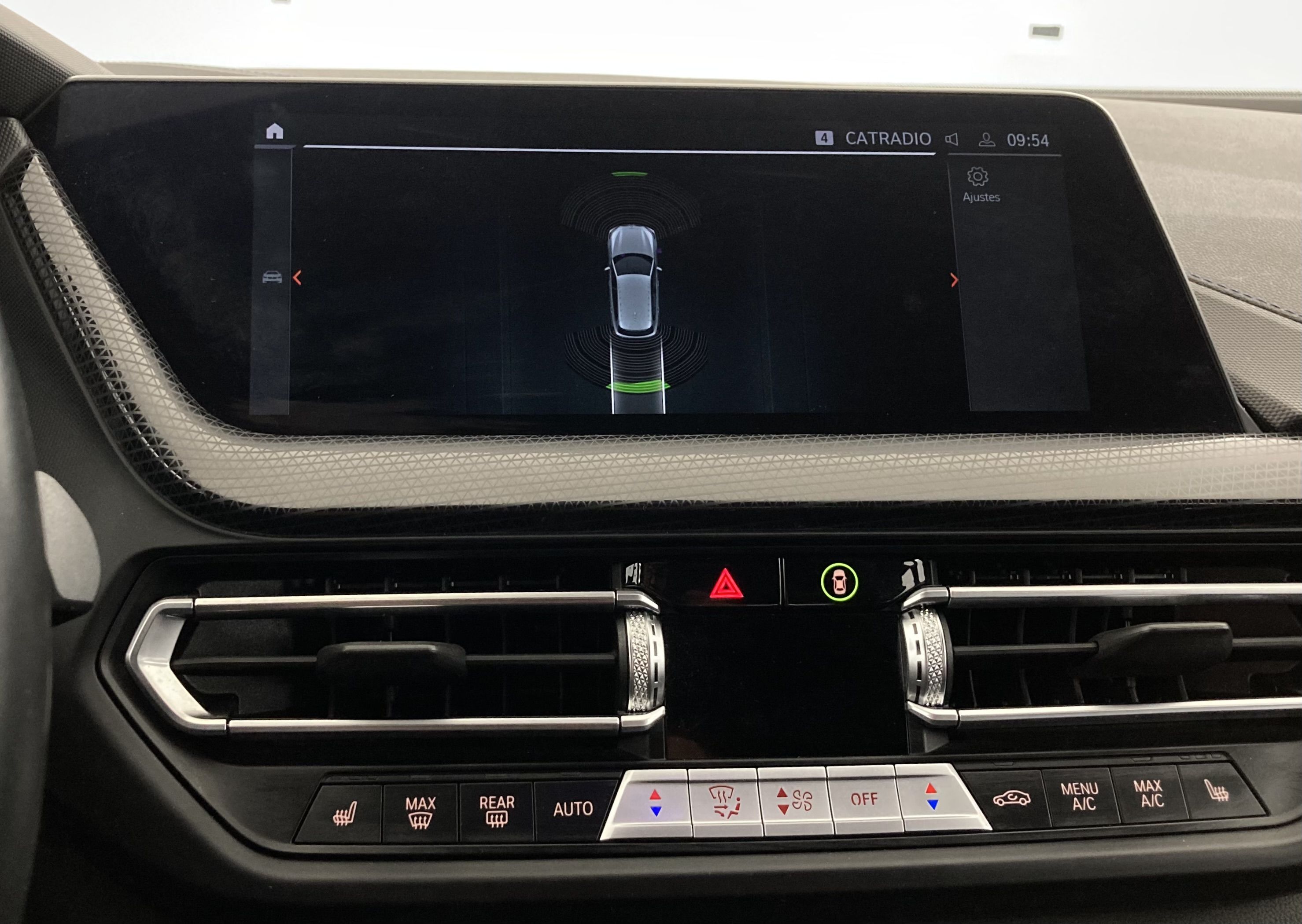 bmw serie 1 m sport 118I 136 STEPTRONIC 2024 skyscraper grau 22