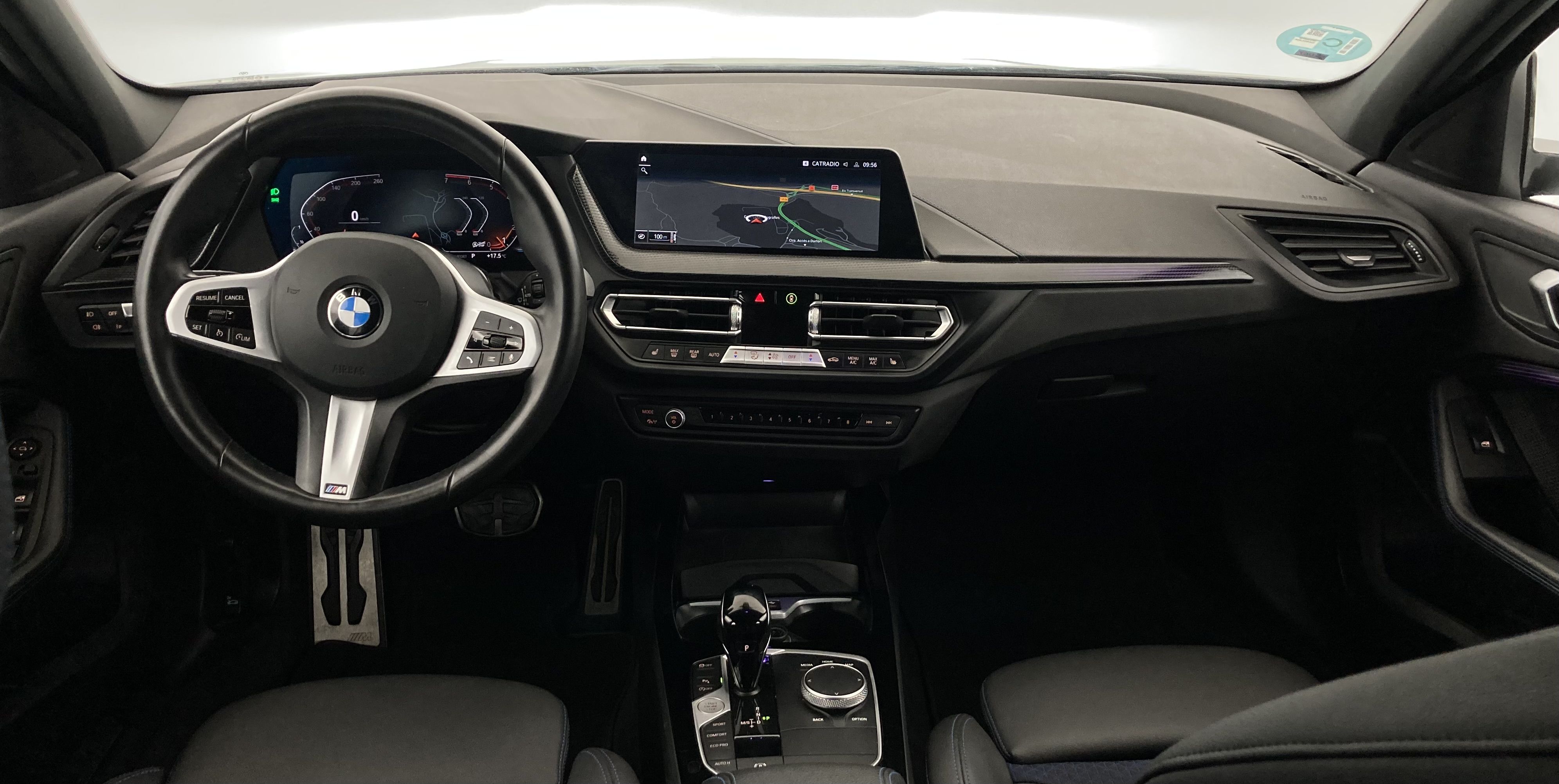 bmw serie 1 m sport 118I 136 STEPTRONIC 2024 skyscraper grau 23