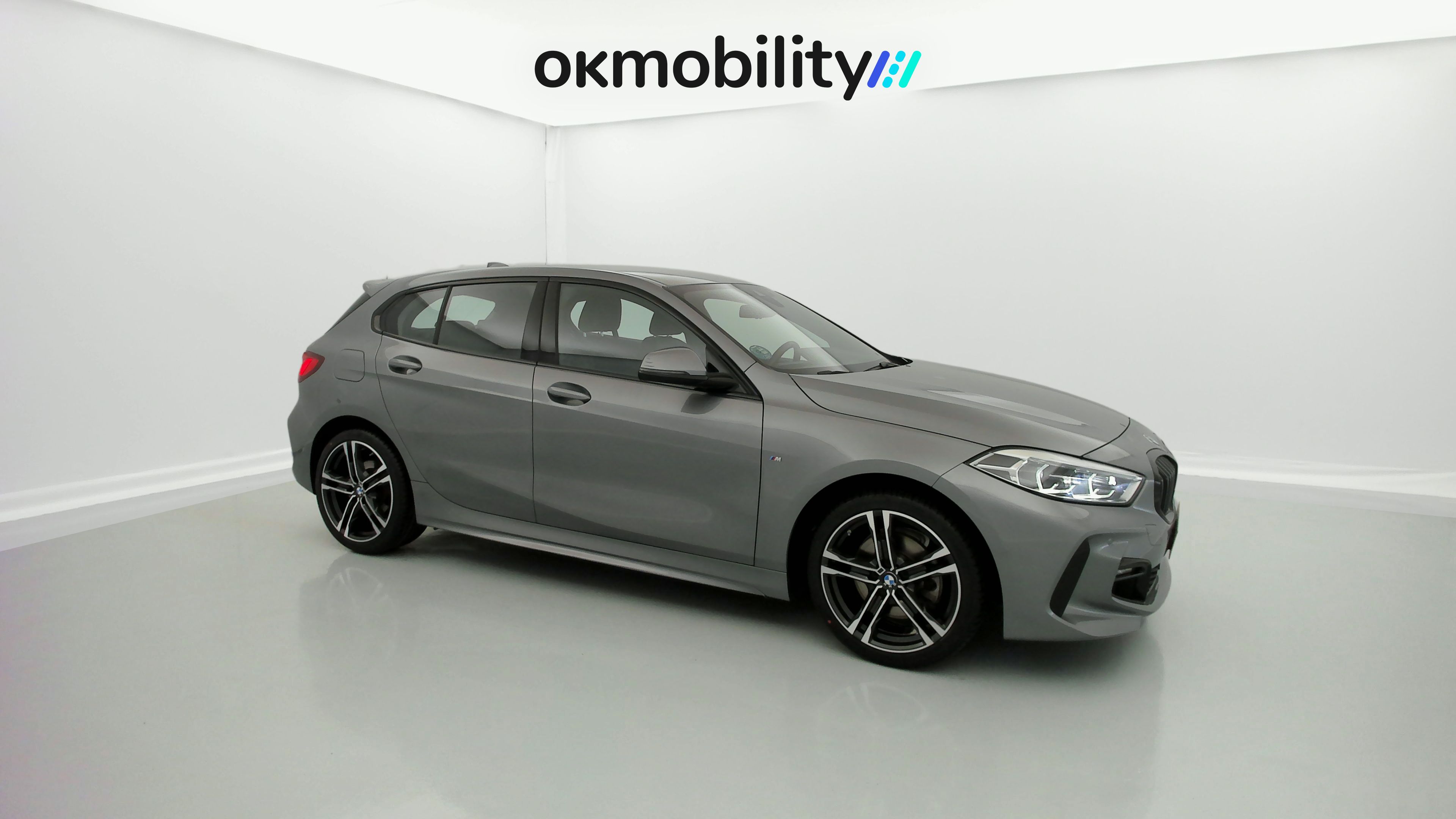 bmw serie 1 m sport 118I 136 STEPTRONIC 2024 skyscraper grau 3