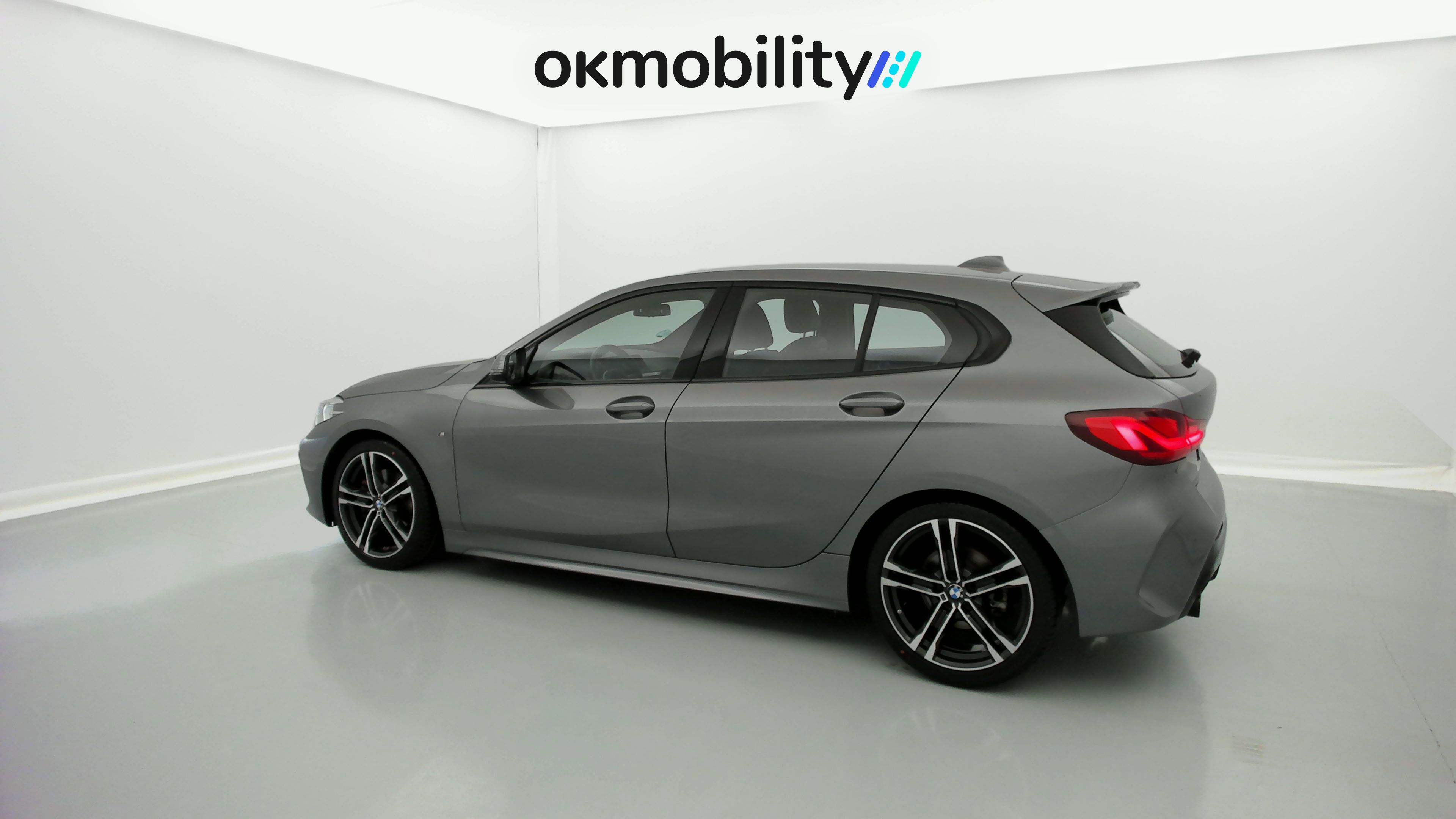 bmw serie 1 m sport 118I 136 STEPTRONIC 2024 skyscraper grau 9
