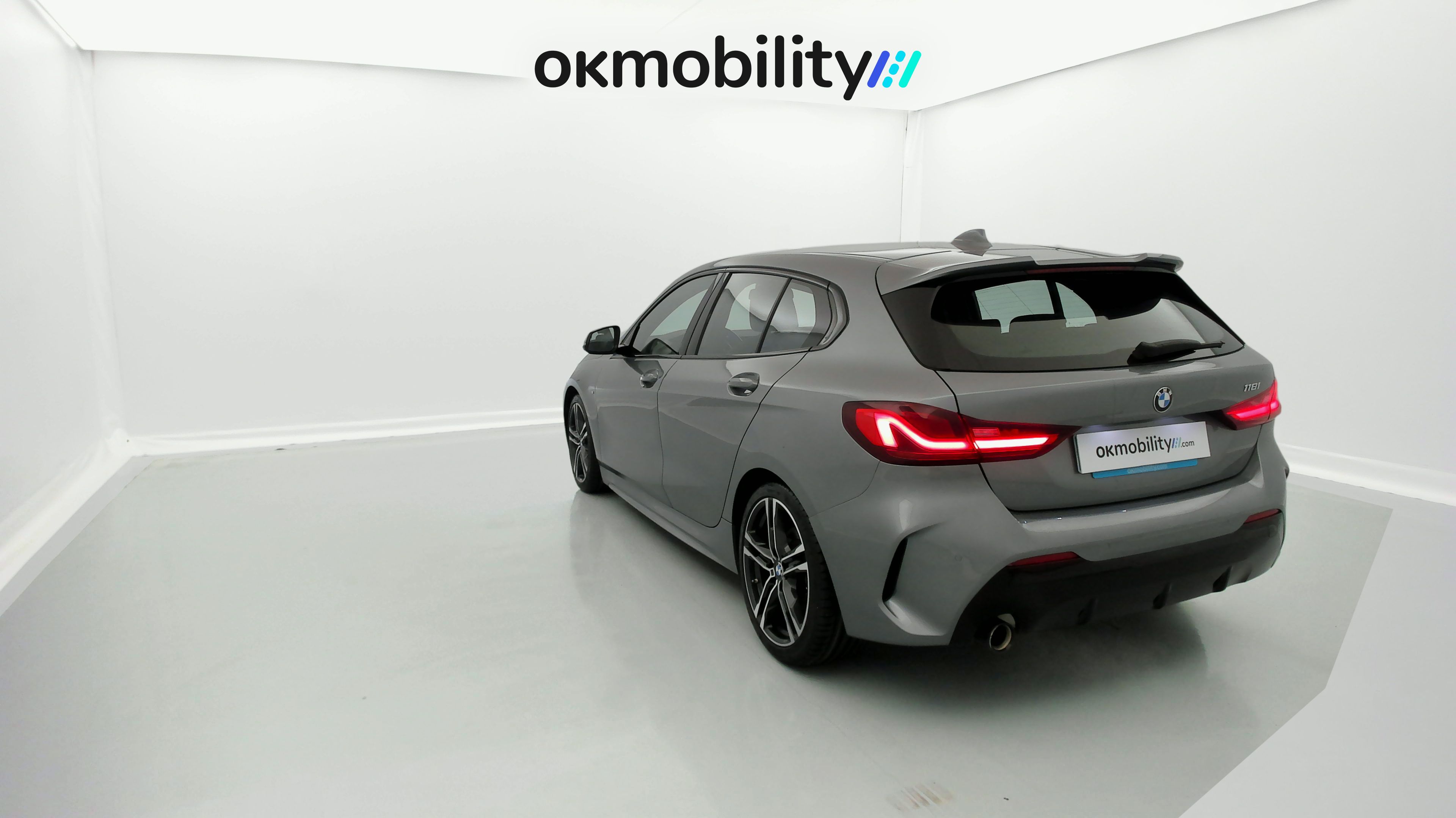 bmw serie 1 m sport 118I 136 STEPTRONIC 2024 skyscraper grau 10