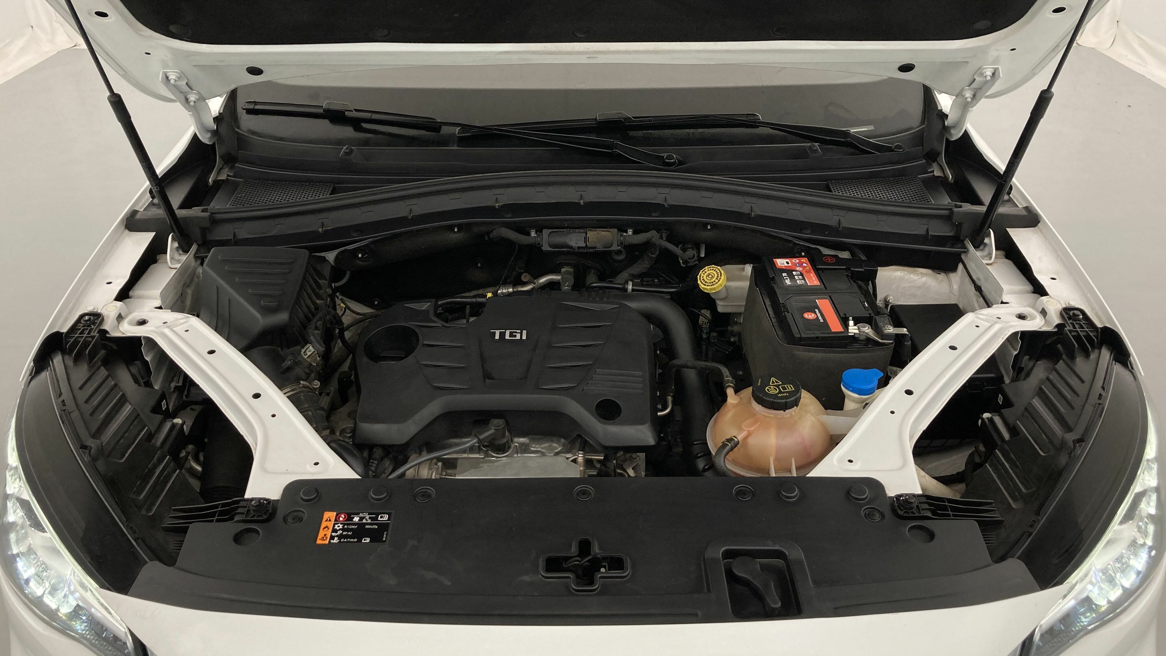 mg hs luxury 1.5 T-GDI 162 AT 2023 white 25