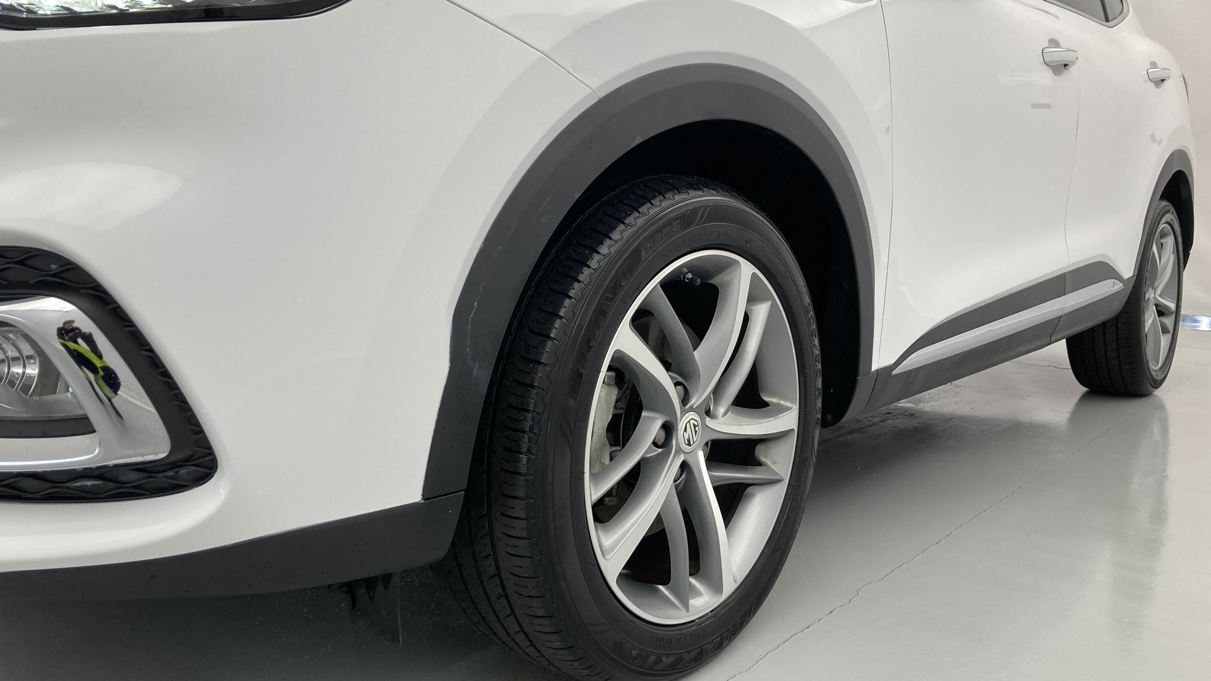 mg hs luxury 1.5 T-GDI 162 AT 2023 white 26