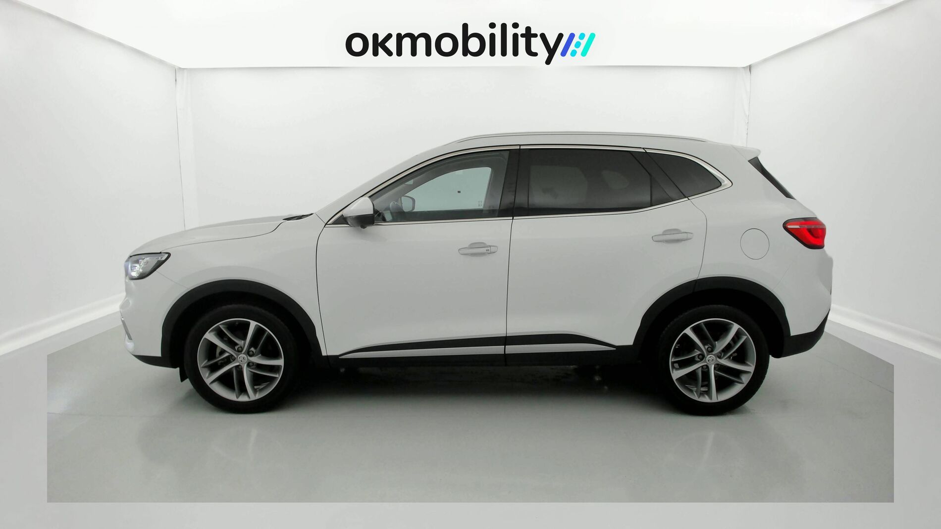 mg hs luxury 1.5 T-GDI 162 AT 2023 white 7