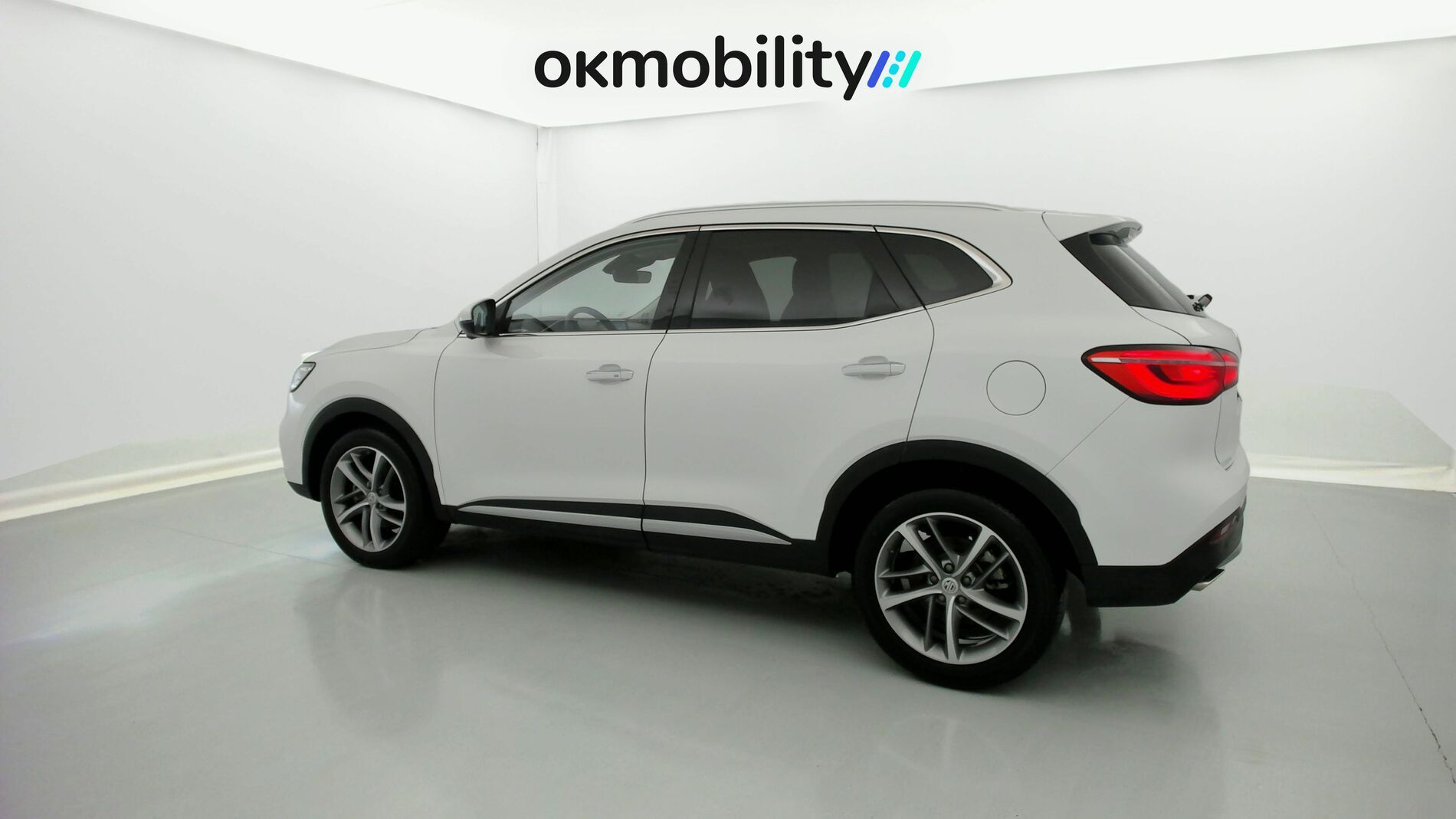 mg hs luxury 1.5 T-GDI 162 AT 2023 white 8