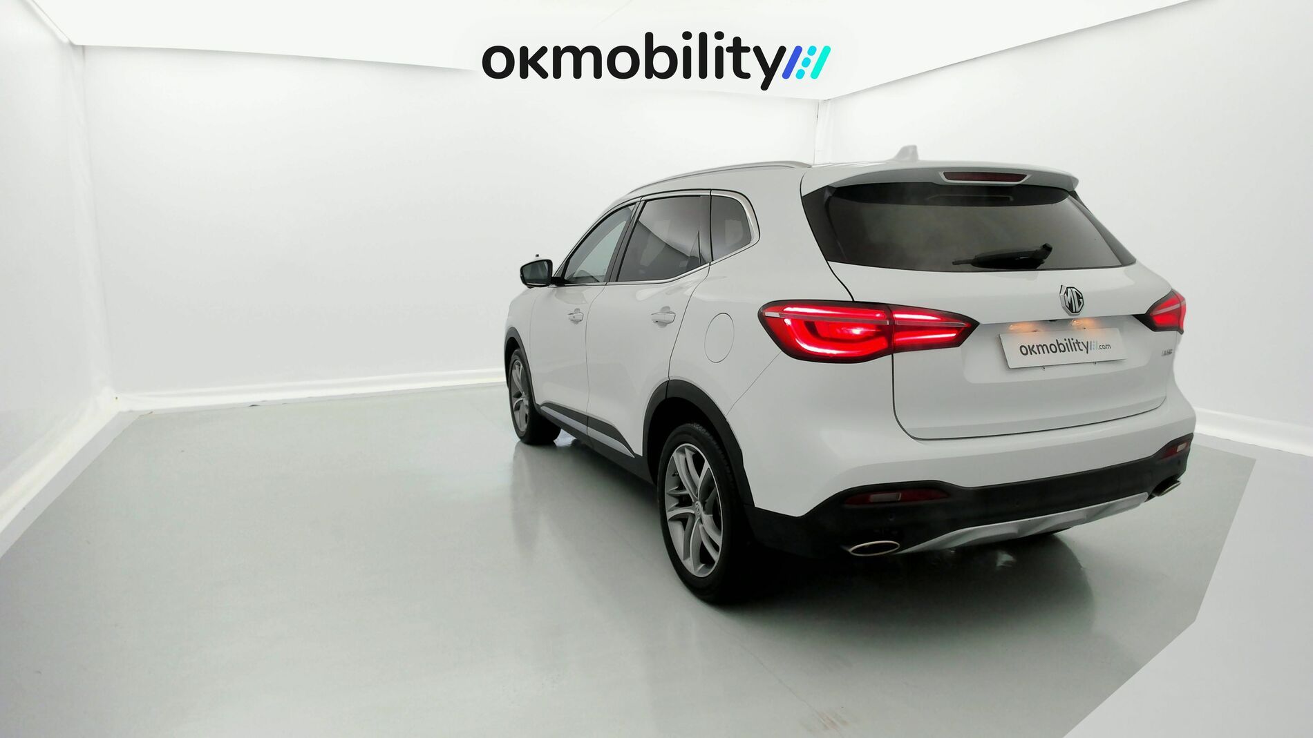 mg hs luxury 1.5 T-GDI 162 AT 2023 white 9