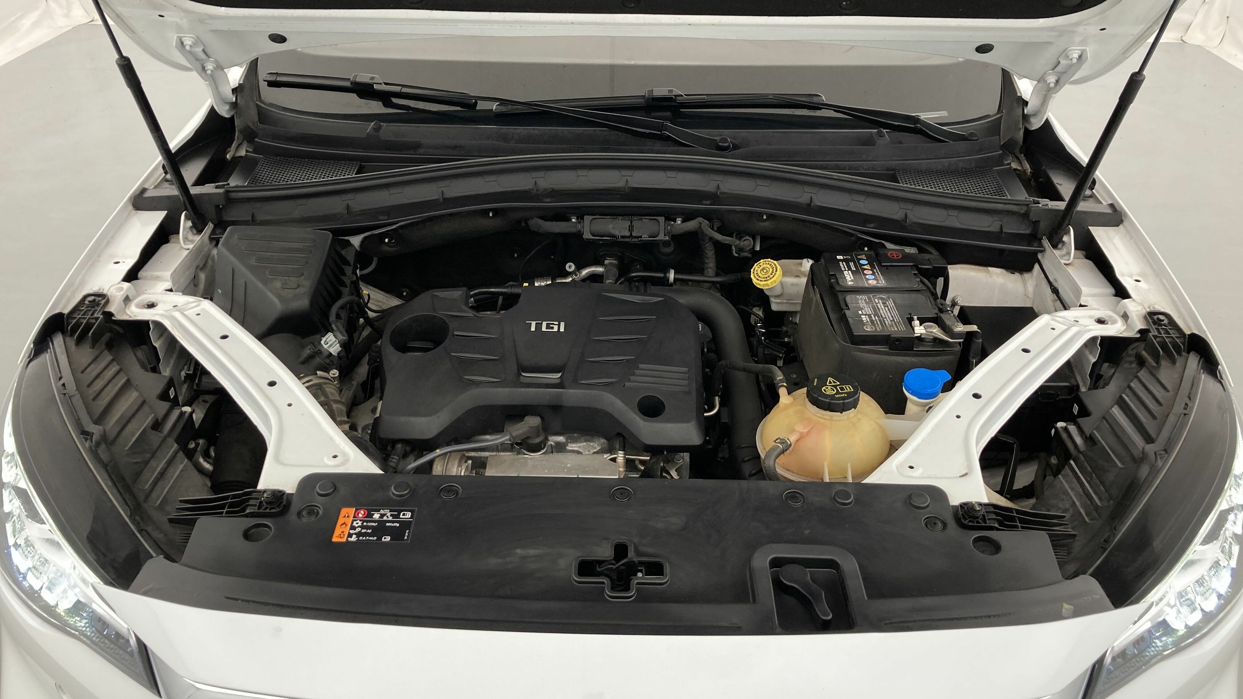 mg hs luxury 1.5 T-GDI 162 AT 2023 white 25