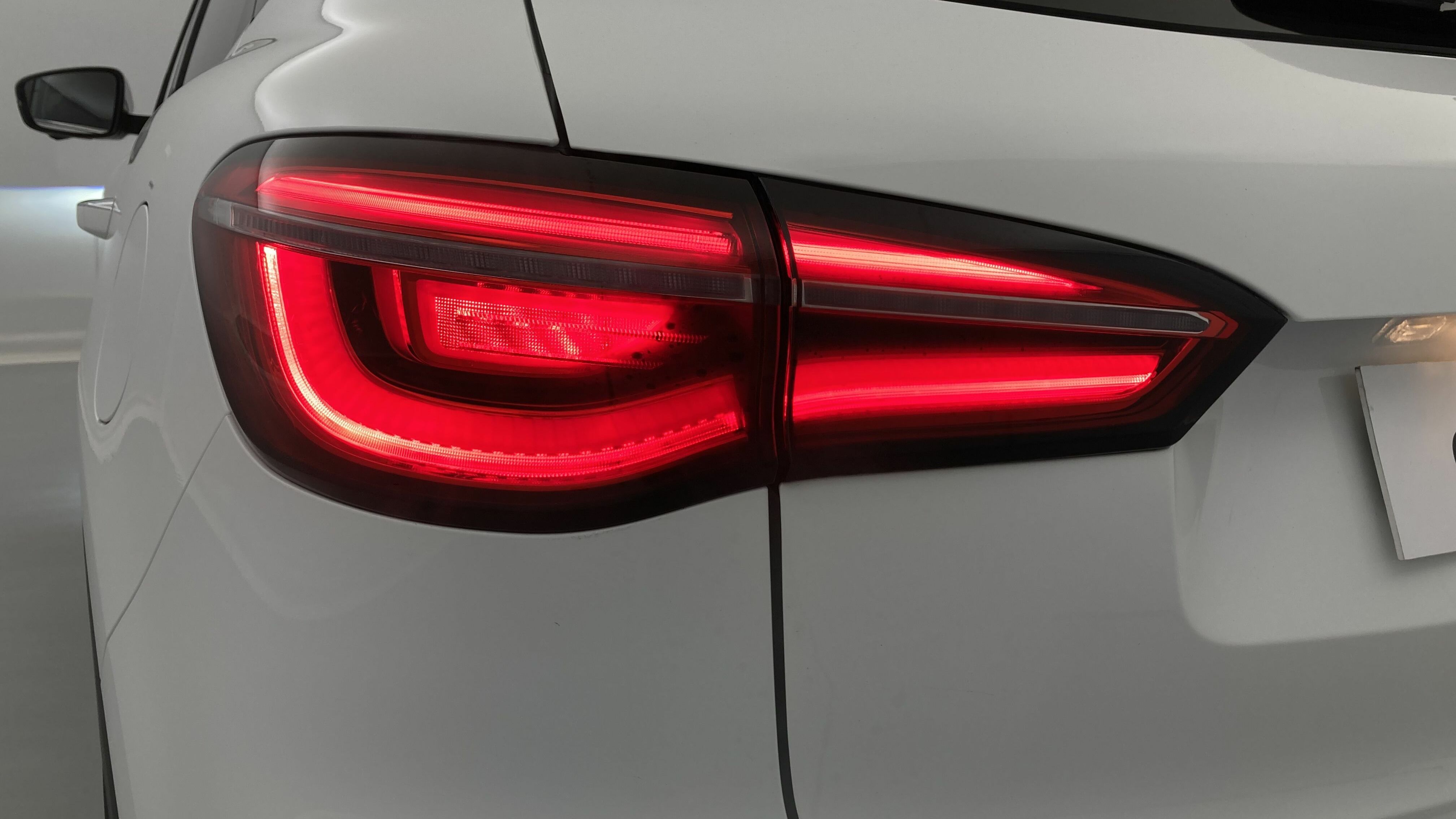 mg hs luxury 1.5 T-GDI 162 AT 2023 white 30