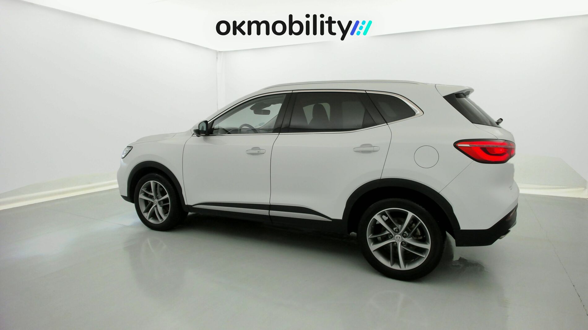 mg hs luxury 1.5 T-GDI 162 AT 2023 white 8