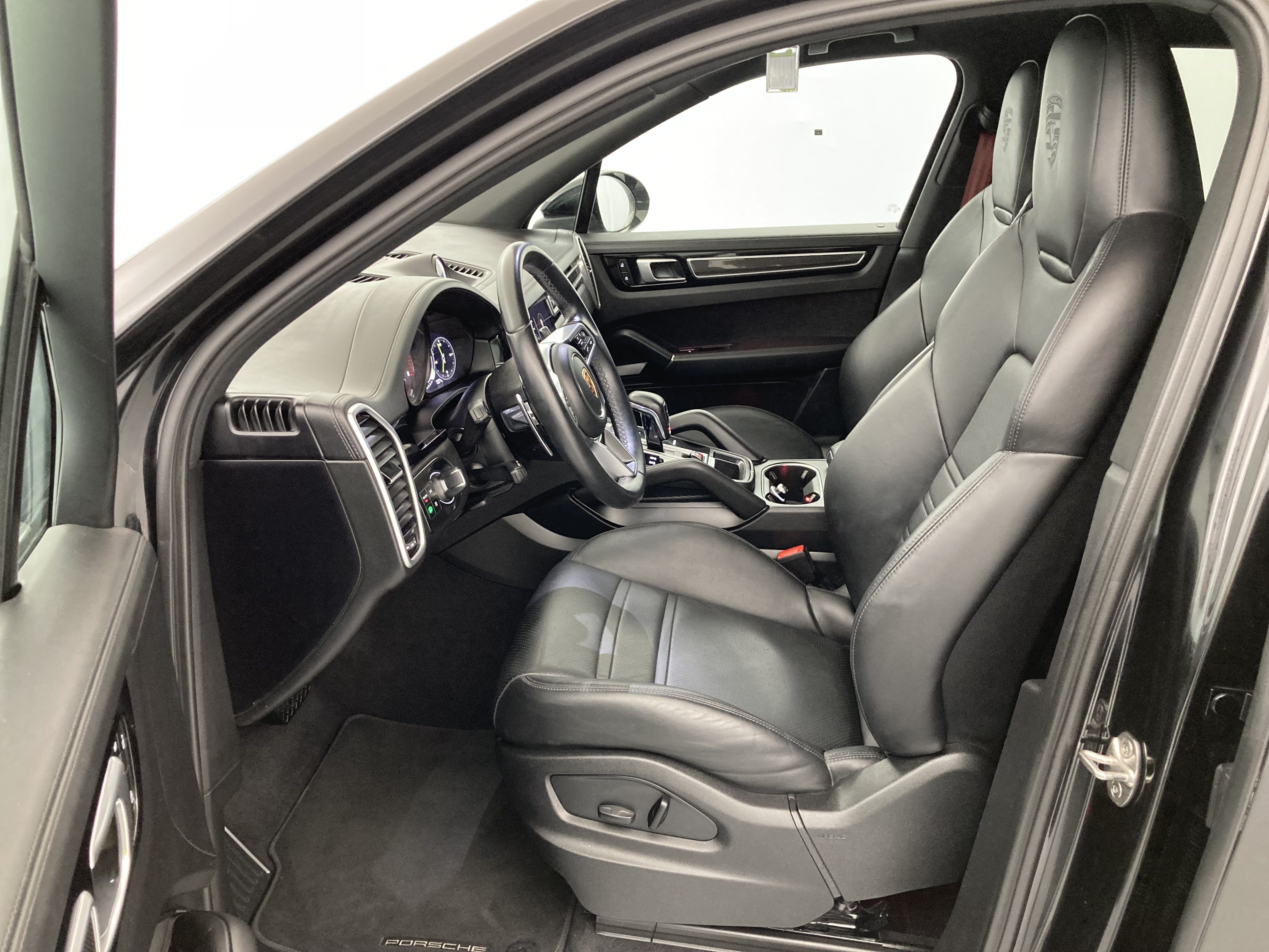 porsche cayenne platinum edition 3.0 E-HYBRID 462 TIPTRONIC 2023 negro cromita metalizado 15