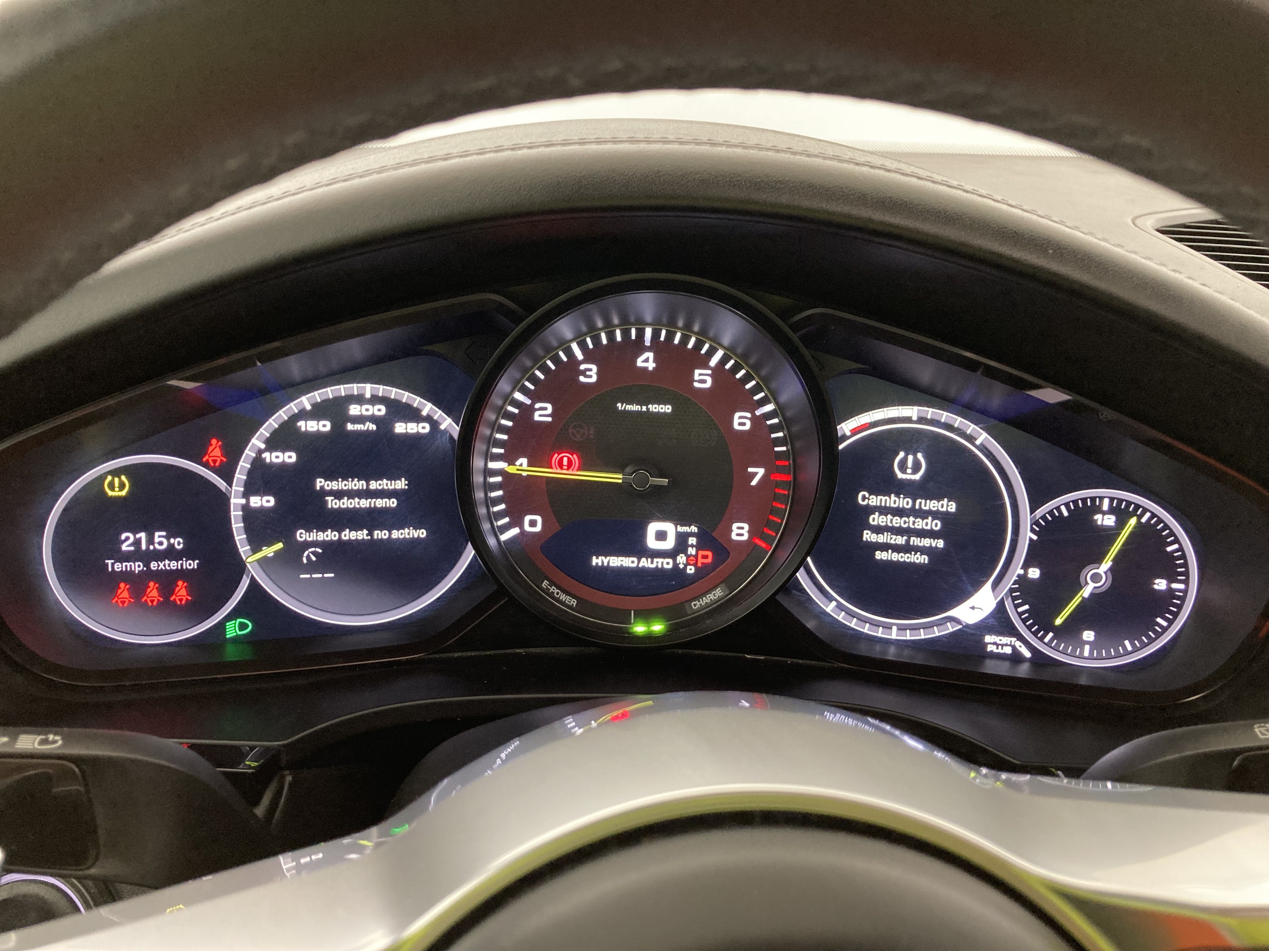 porsche cayenne platinum edition 3.0 E-HYBRID 462 TIPTRONIC 2023 negro cromita metalizado 19