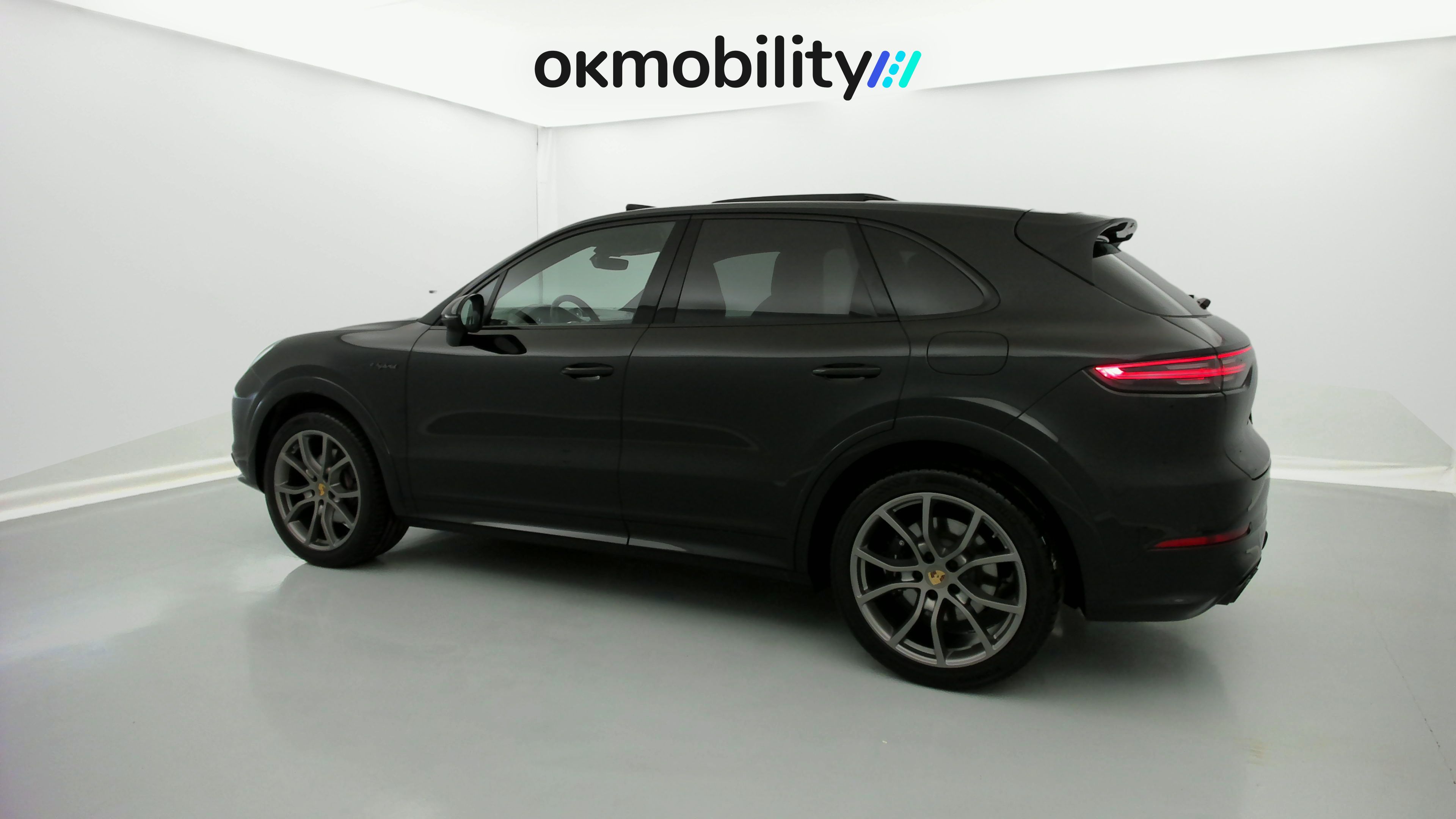porsche cayenne platinum edition 3.0 E-HYBRID 462 TIPTRONIC 2023 negro cromita metalizado 10