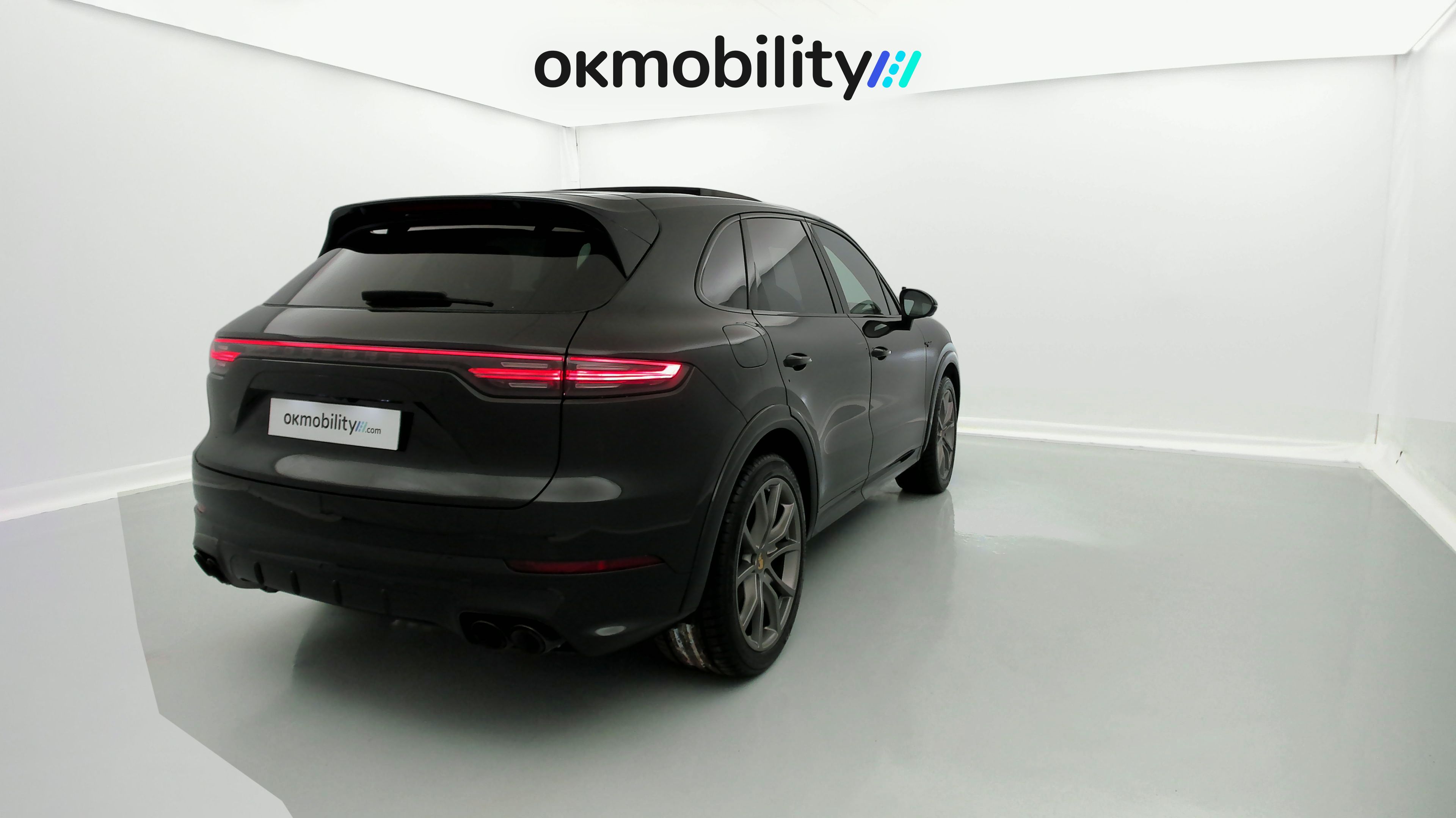 porsche cayenne platinum edition 3.0 E-HYBRID 462 TIPTRONIC 2023 negro cromita metalizado 13