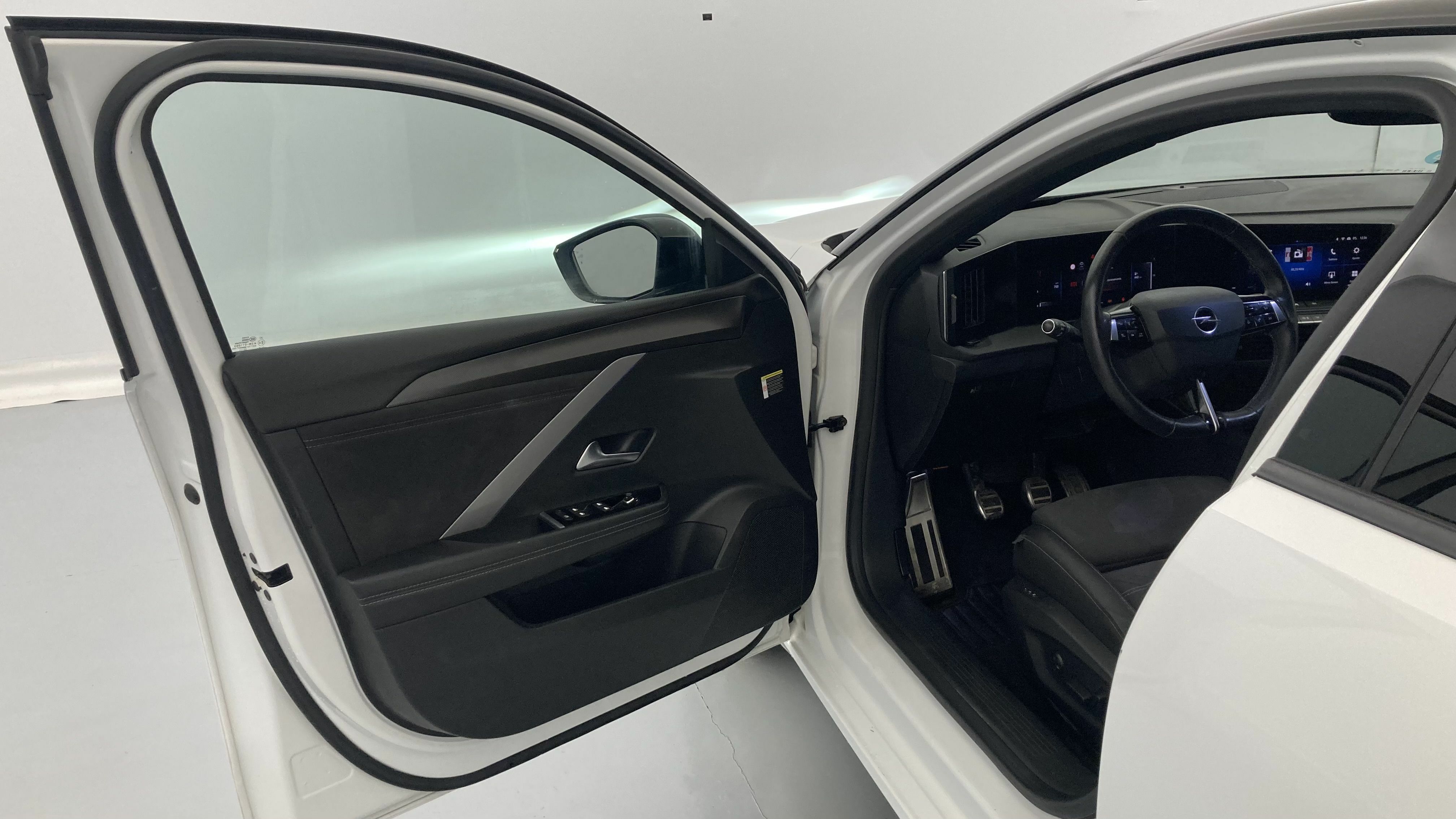 opel astra gs 1.2T 130 2023 artkis white 12