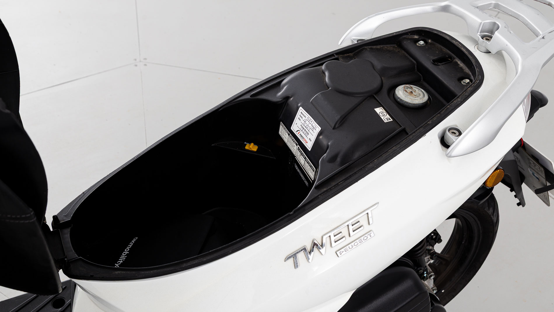 peugeot tweet125 active 125CC 2022 antartica white 22