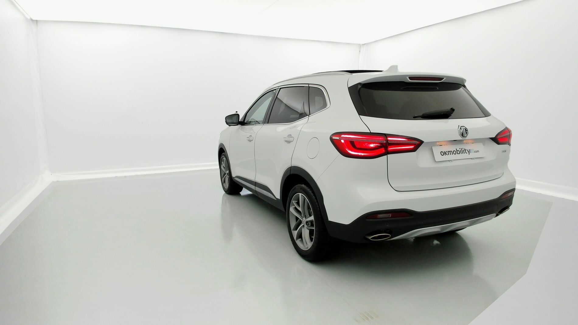 mg hs luxury 1.5 T-GDI 162 2023 dover white 9