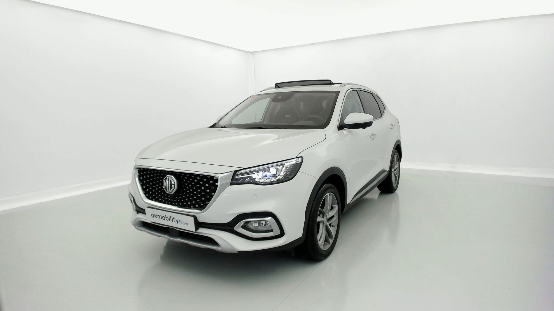 mg hs luxury 1.5 T-GDI 162 2023 dover white 1