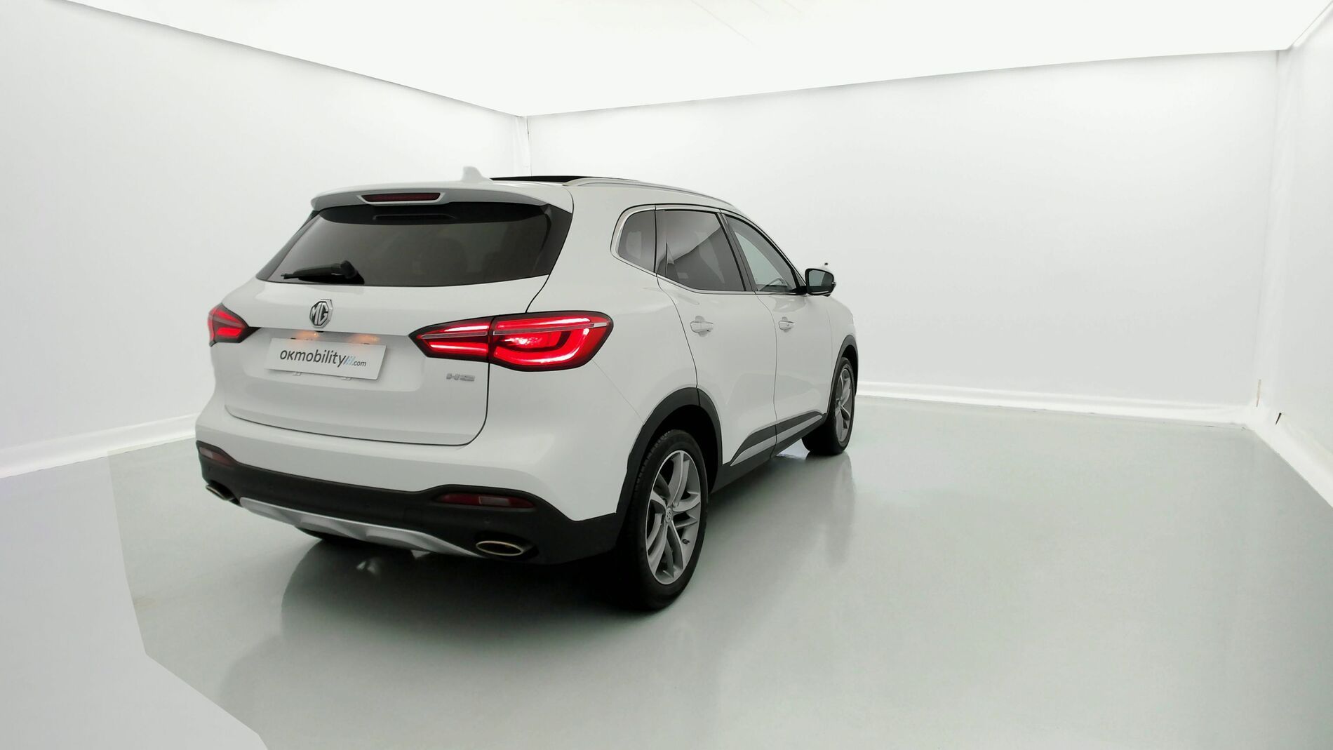 mg hs luxury 1.5 T-GDI 162 2023 dover white 11