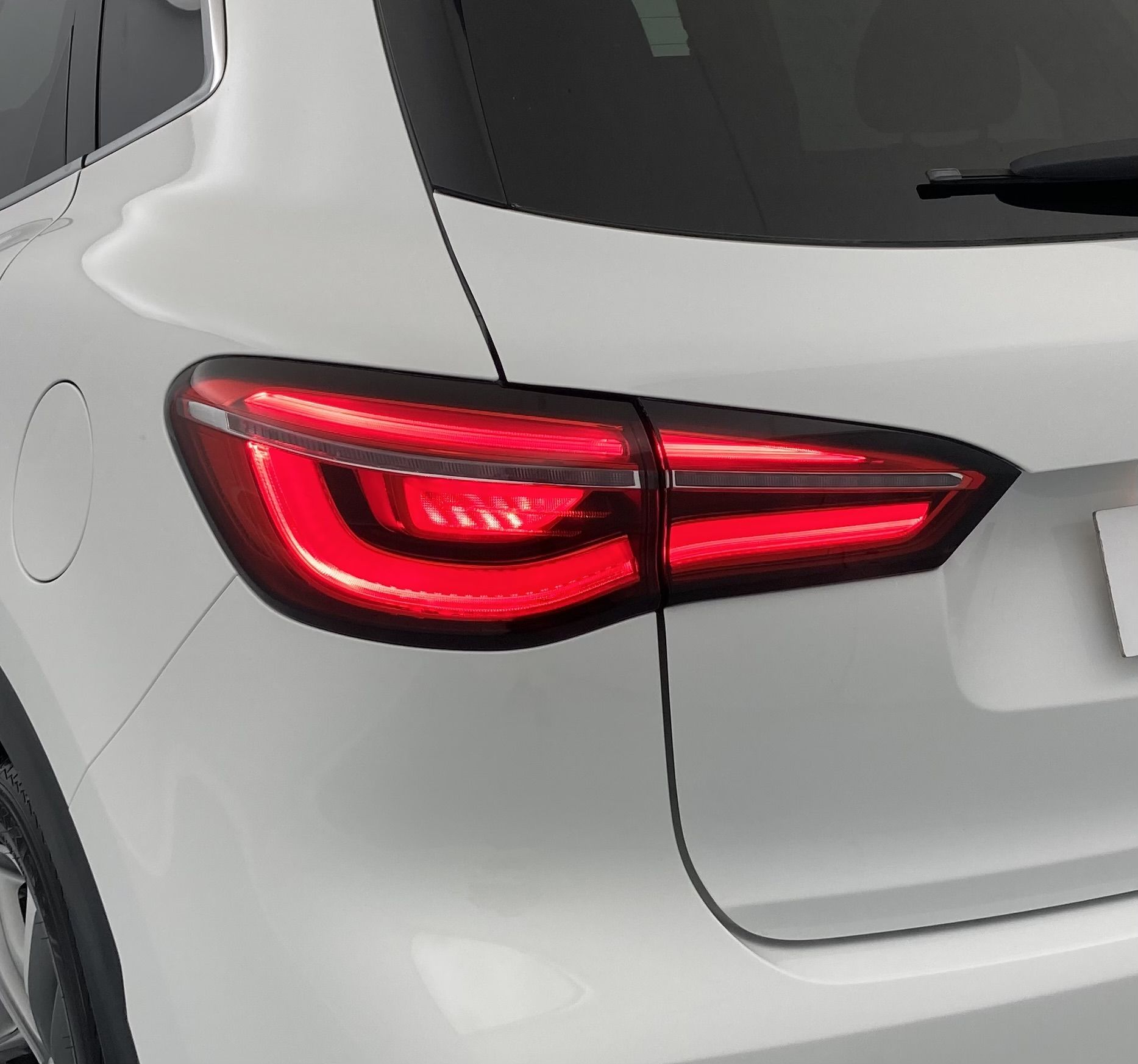 mg hs luxury 1.5 T-GDI 162 2023 dover white 16