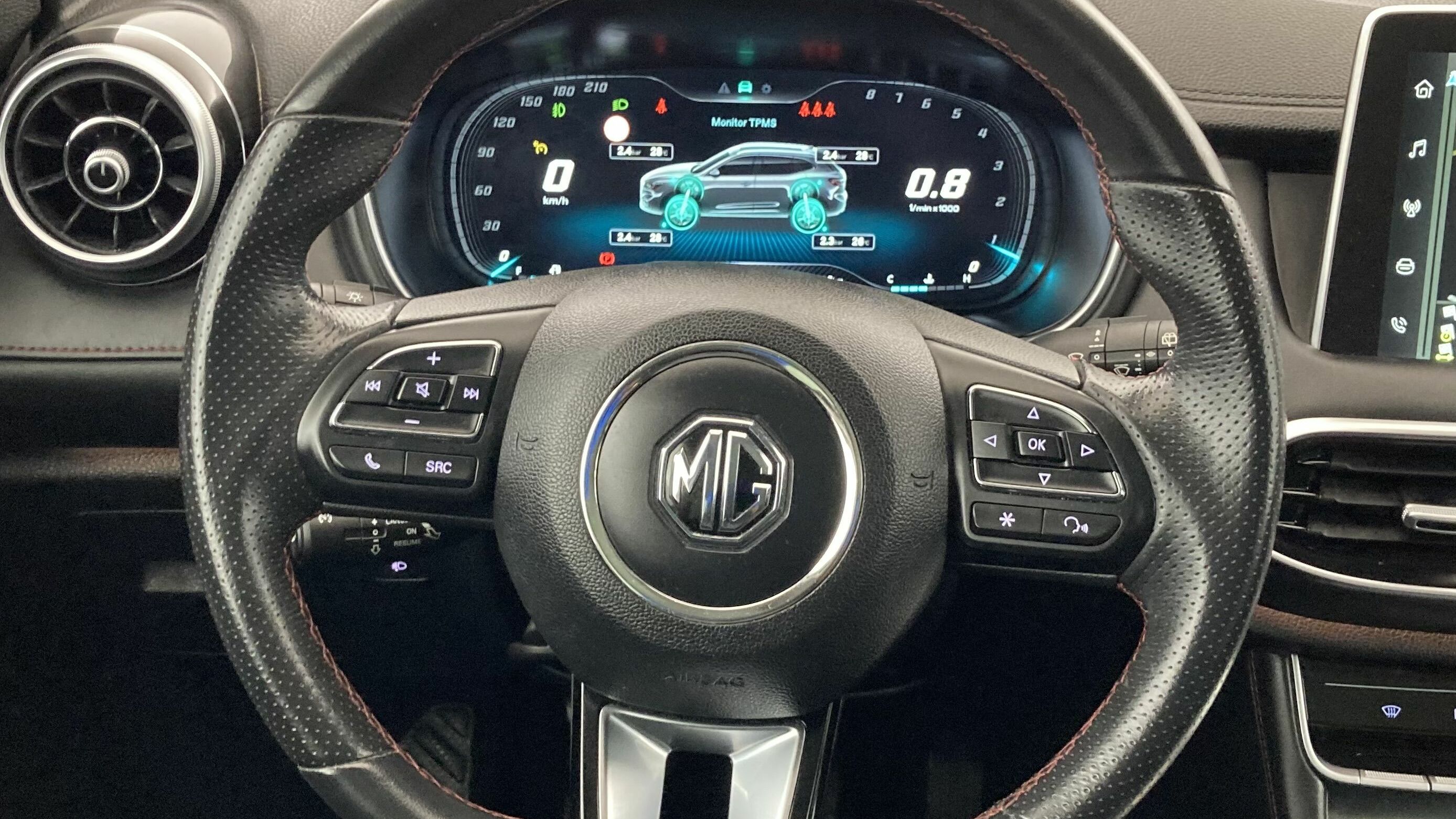 mg hs luxury 1.5 T-GDI 162 2023 diamond red 17