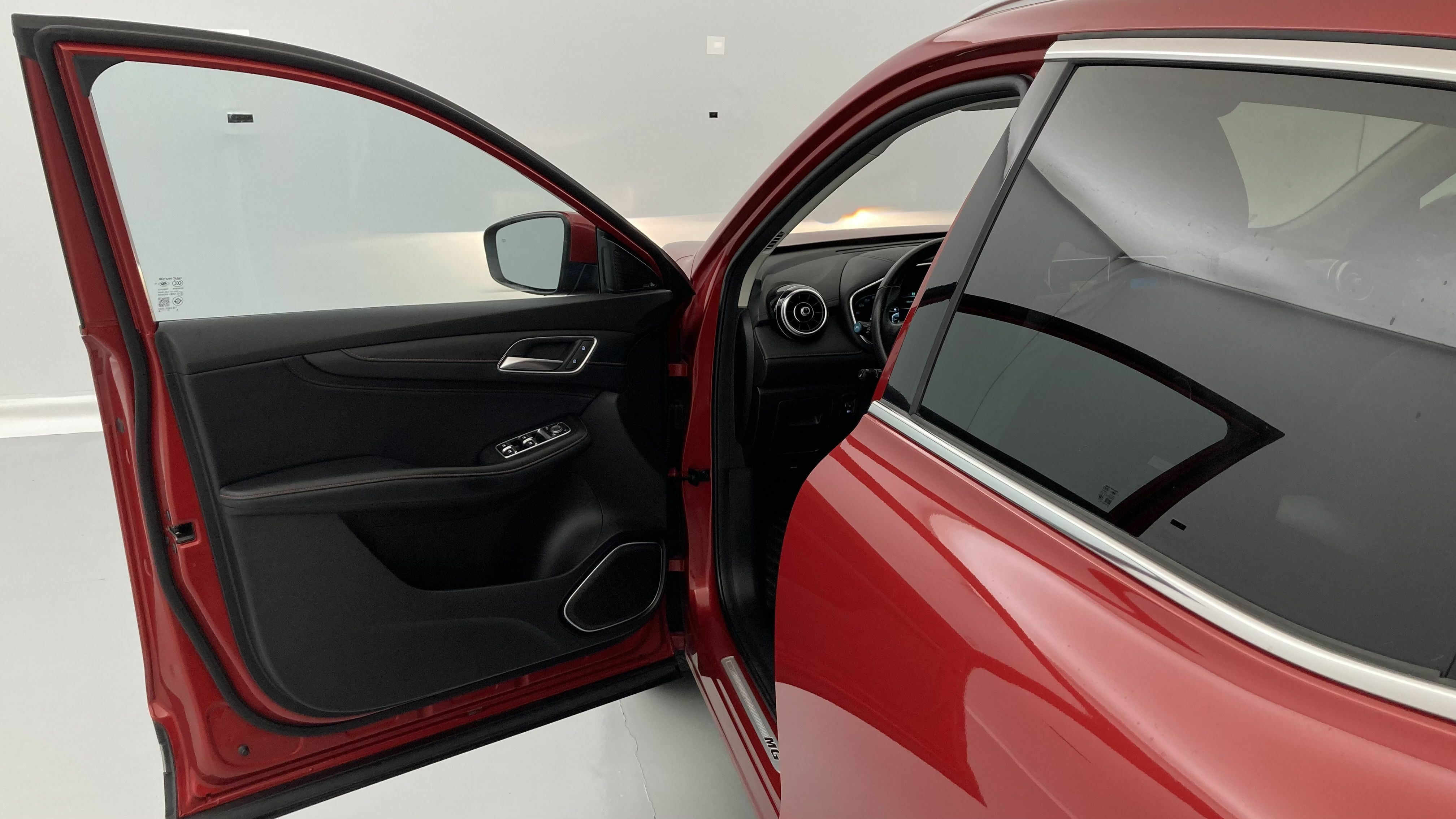 mg hs comfort 1.5 T-GDI 162 2023 diamond red - rsj 13