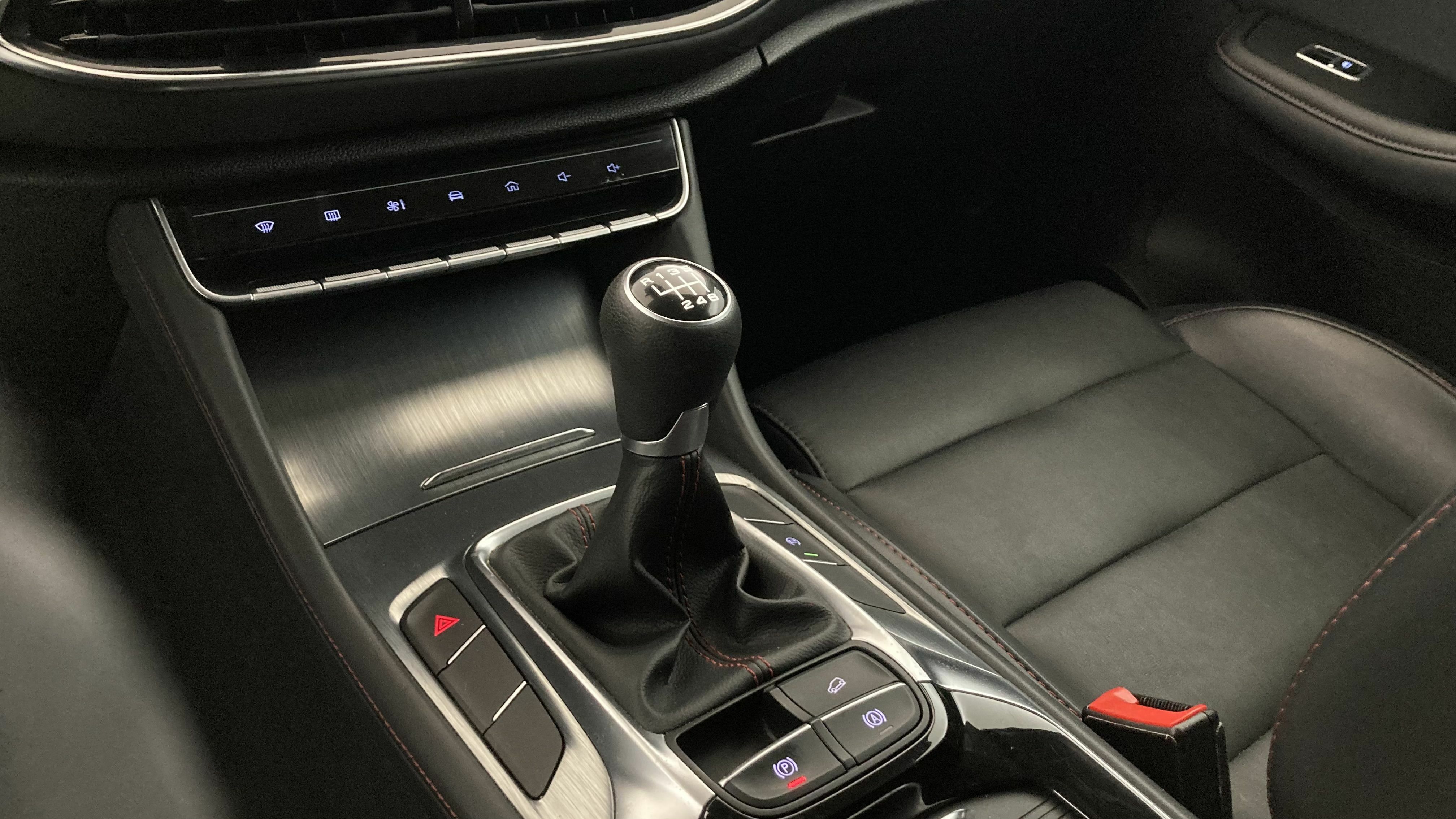 mg hs comfort 1.5 T-GDI 162 2023 diamond red - rsj 20