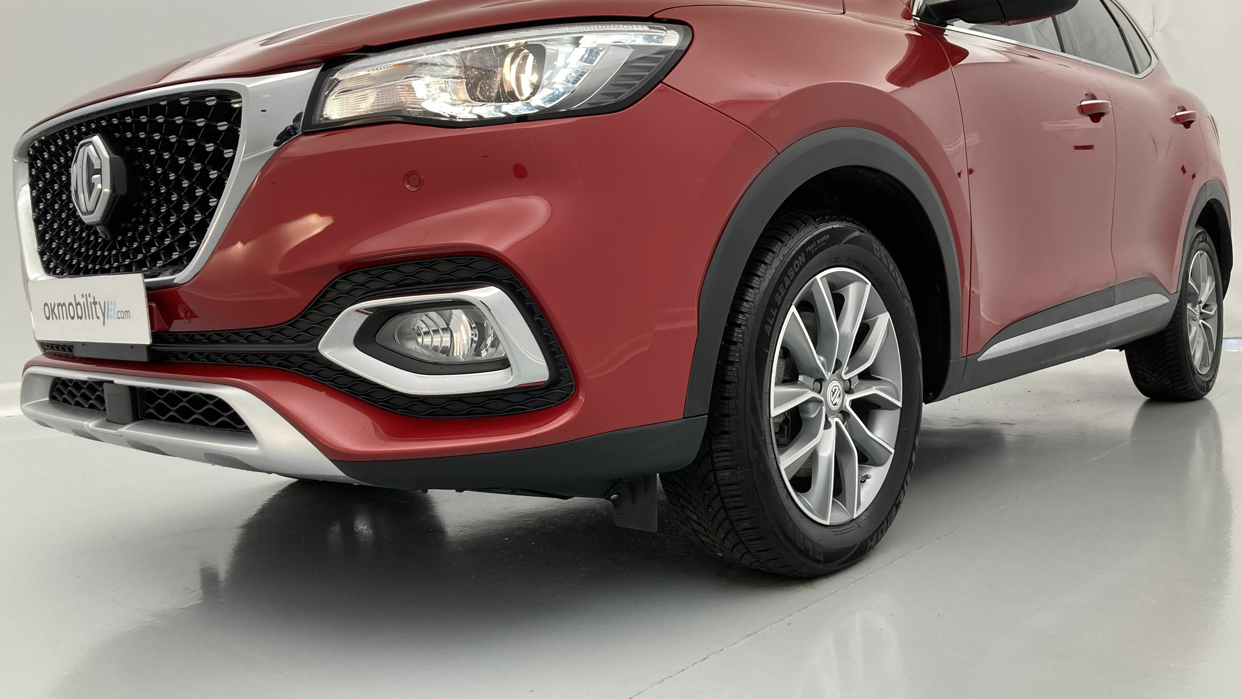 mg hs comfort 1.5 T-GDI 162 2023 diamond red - rsj 26