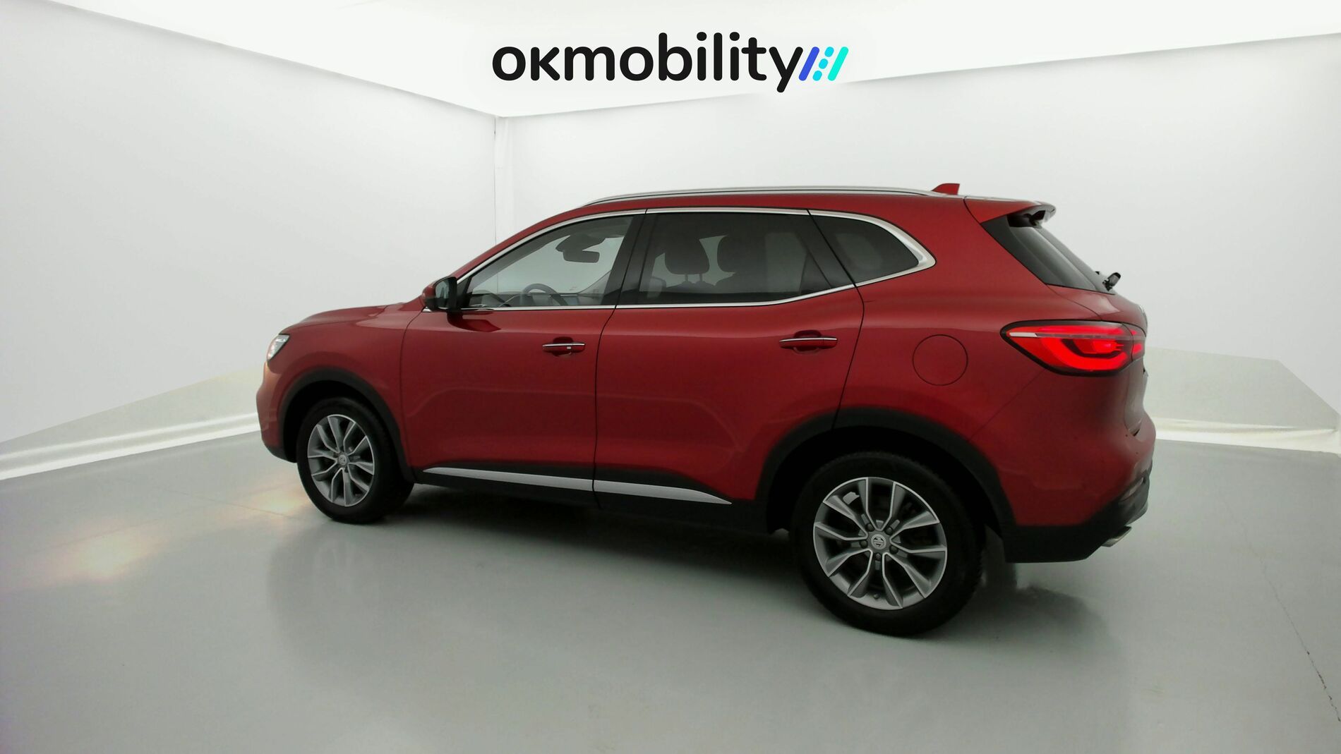 mg hs comfort 1.5 T-GDI 162 2023 diamond red - rsj 8