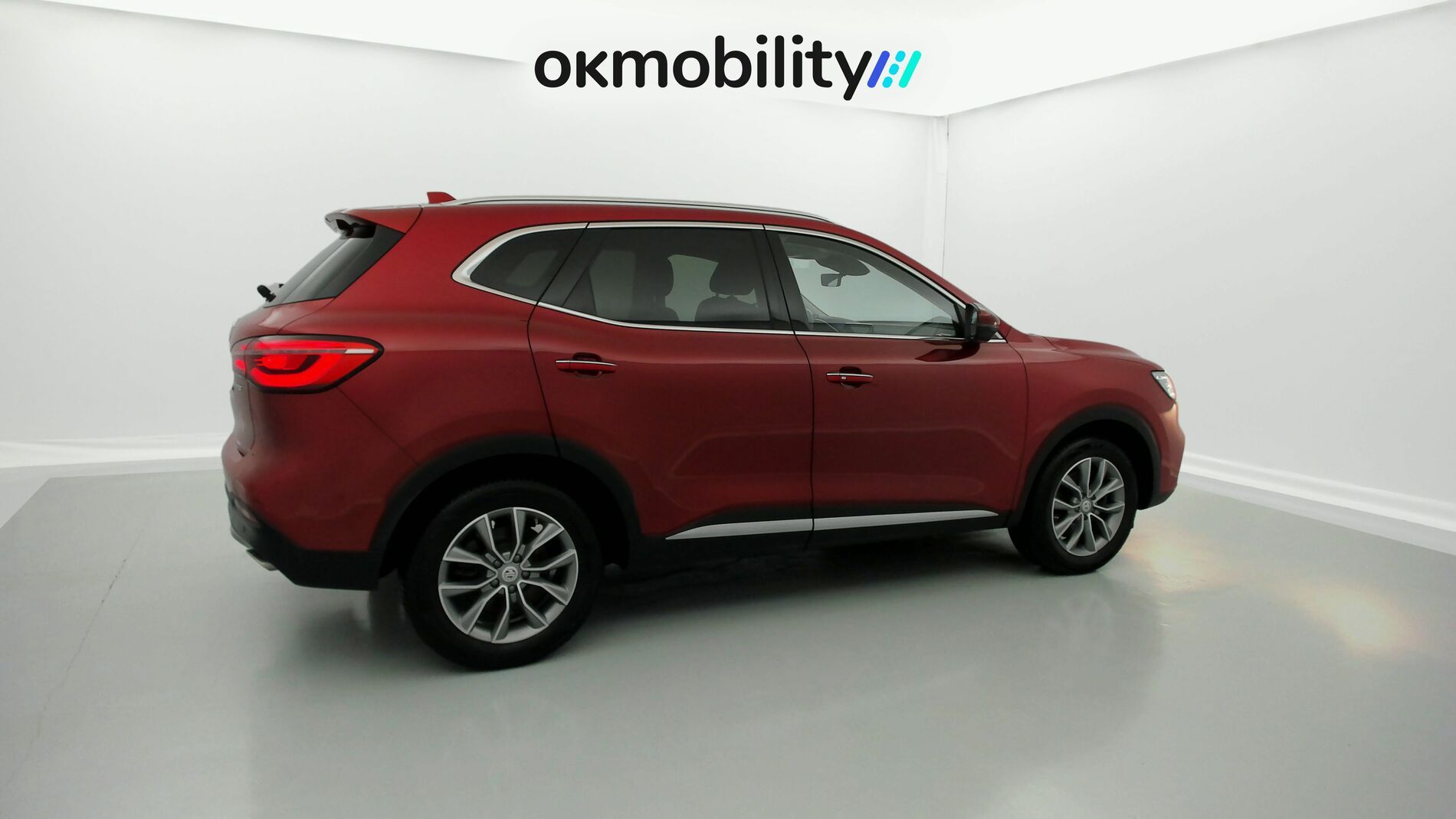 mg hs comfort 1.5 T-GDI 162 2023 diamond red - rsj 12