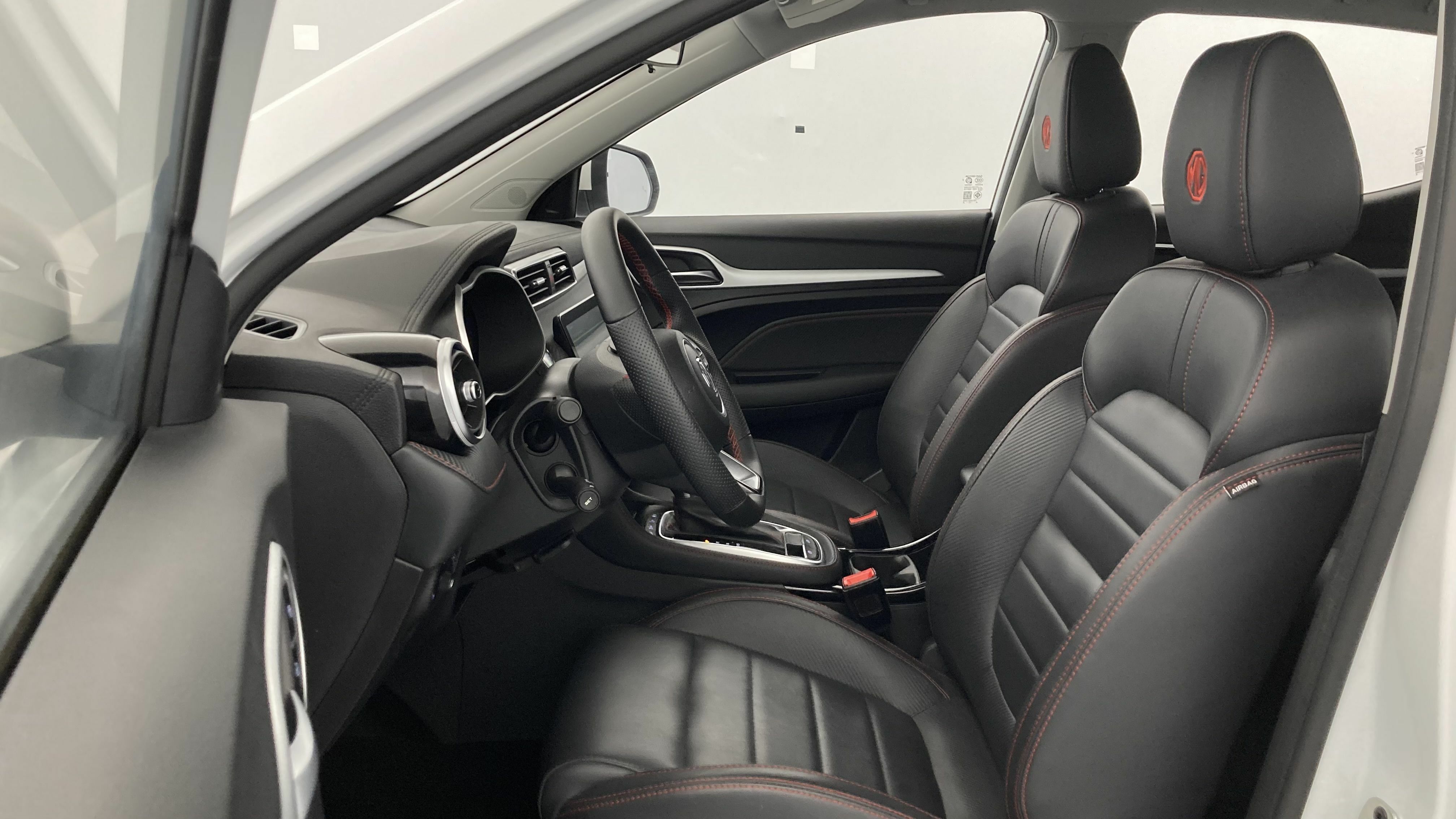 mg zs luxury 1.0 T-GDI 110 AT 2024 dover white 14