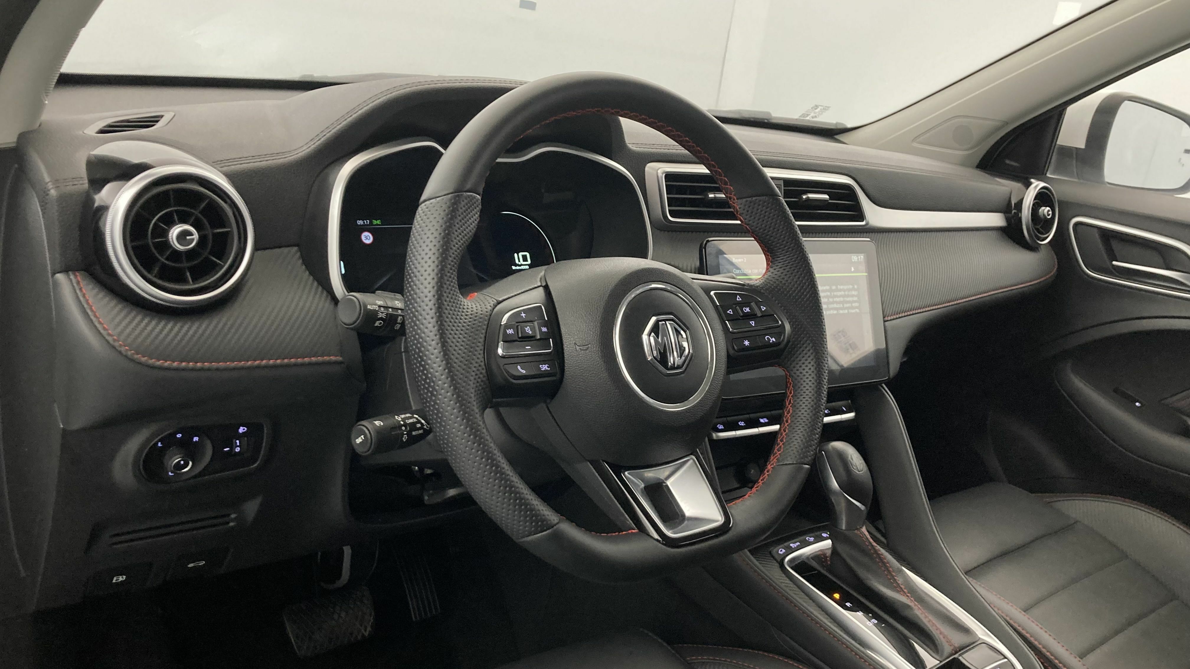mg zs luxury 1.0 T-GDI 110 AT 2024 dover white 15