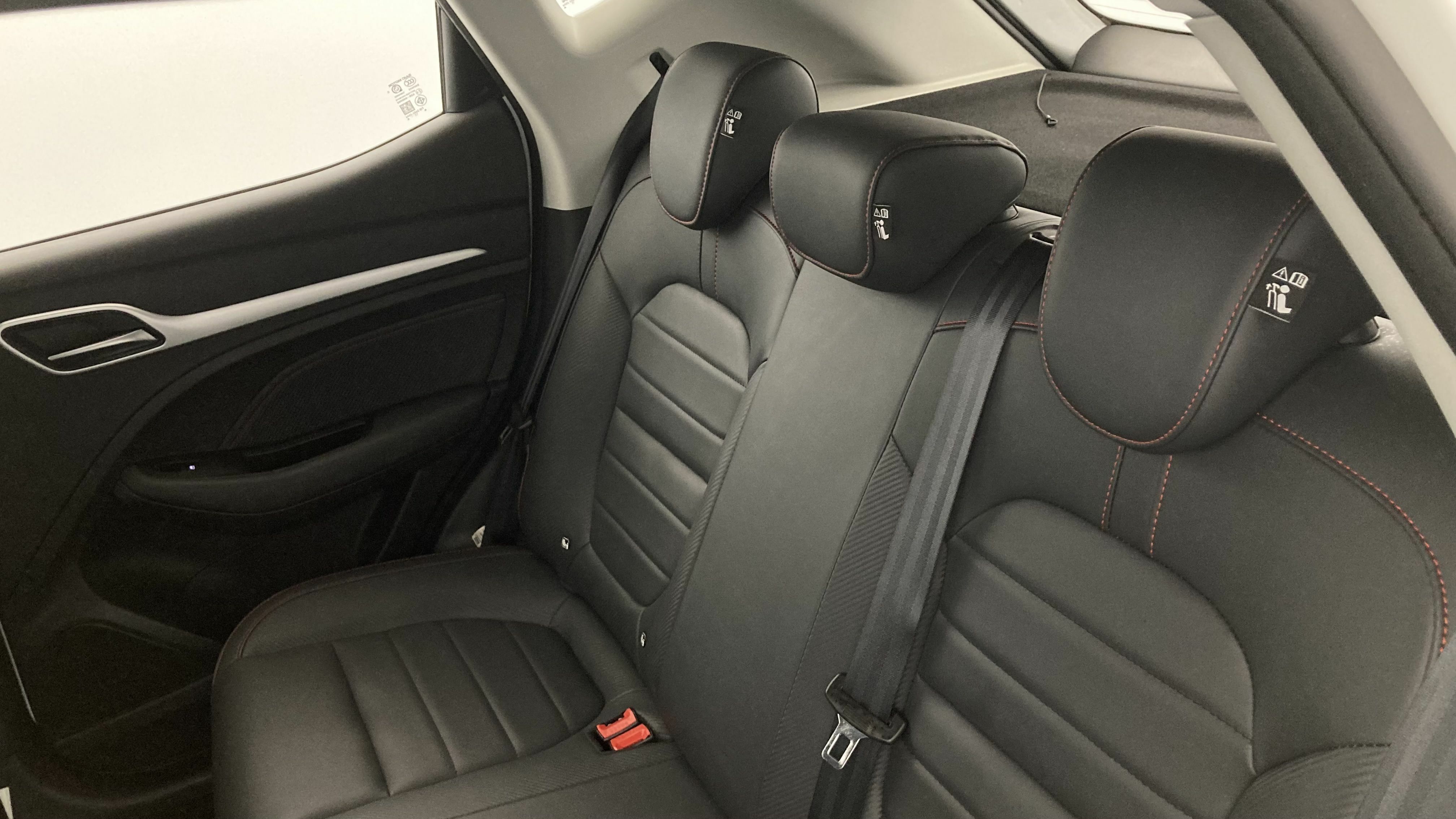 mg zs luxury 1.0 T-GDI 110 AT 2024 dover white 21