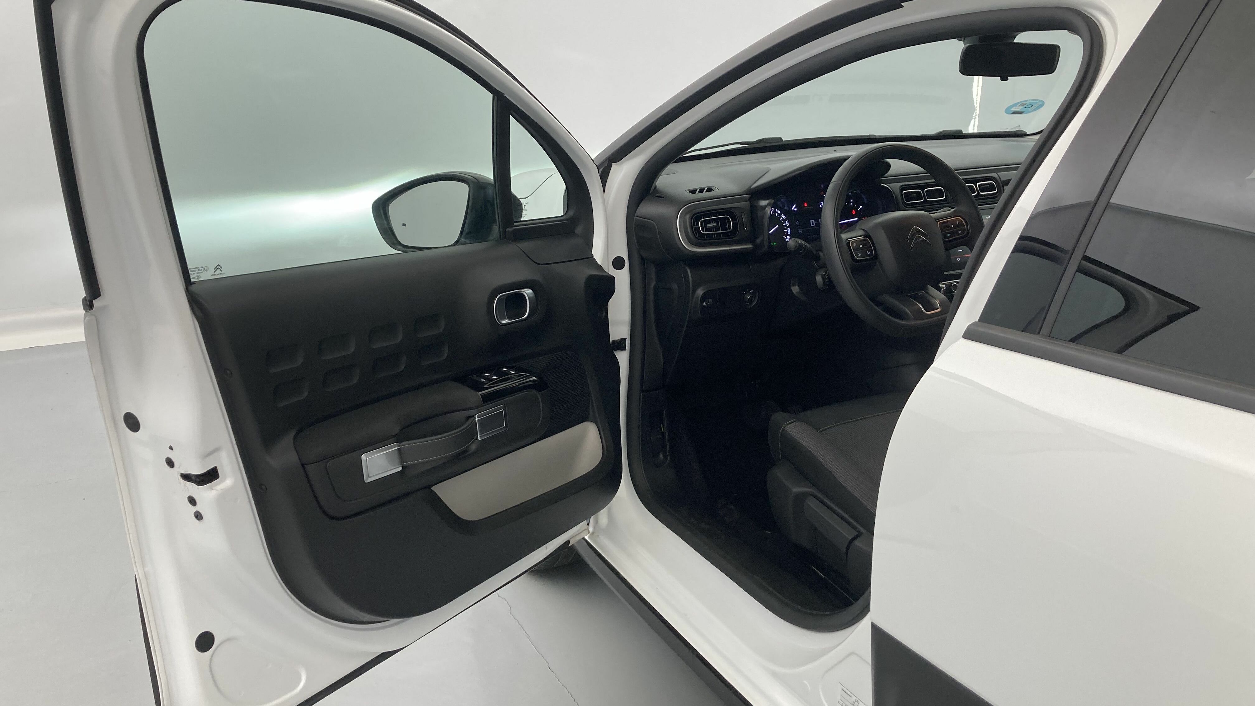 citroen c3 shine 1.2 PURETECH 110 EAT 2023 blanco banquise / negro 14