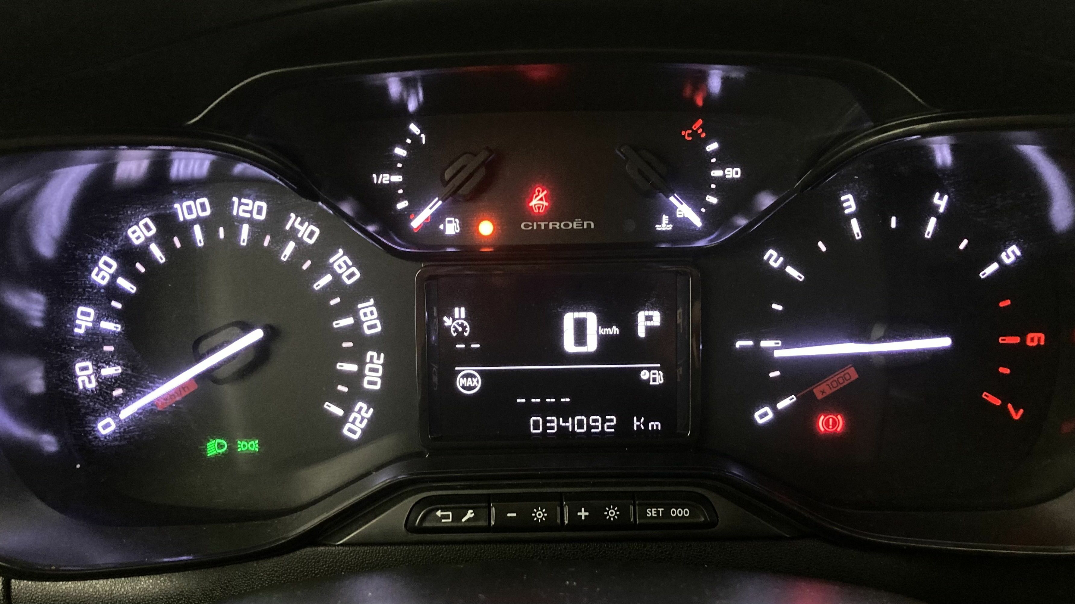 citroen c3 shine 1.2 PURETECH 110 EAT 2023 blanco banquise / negro 19