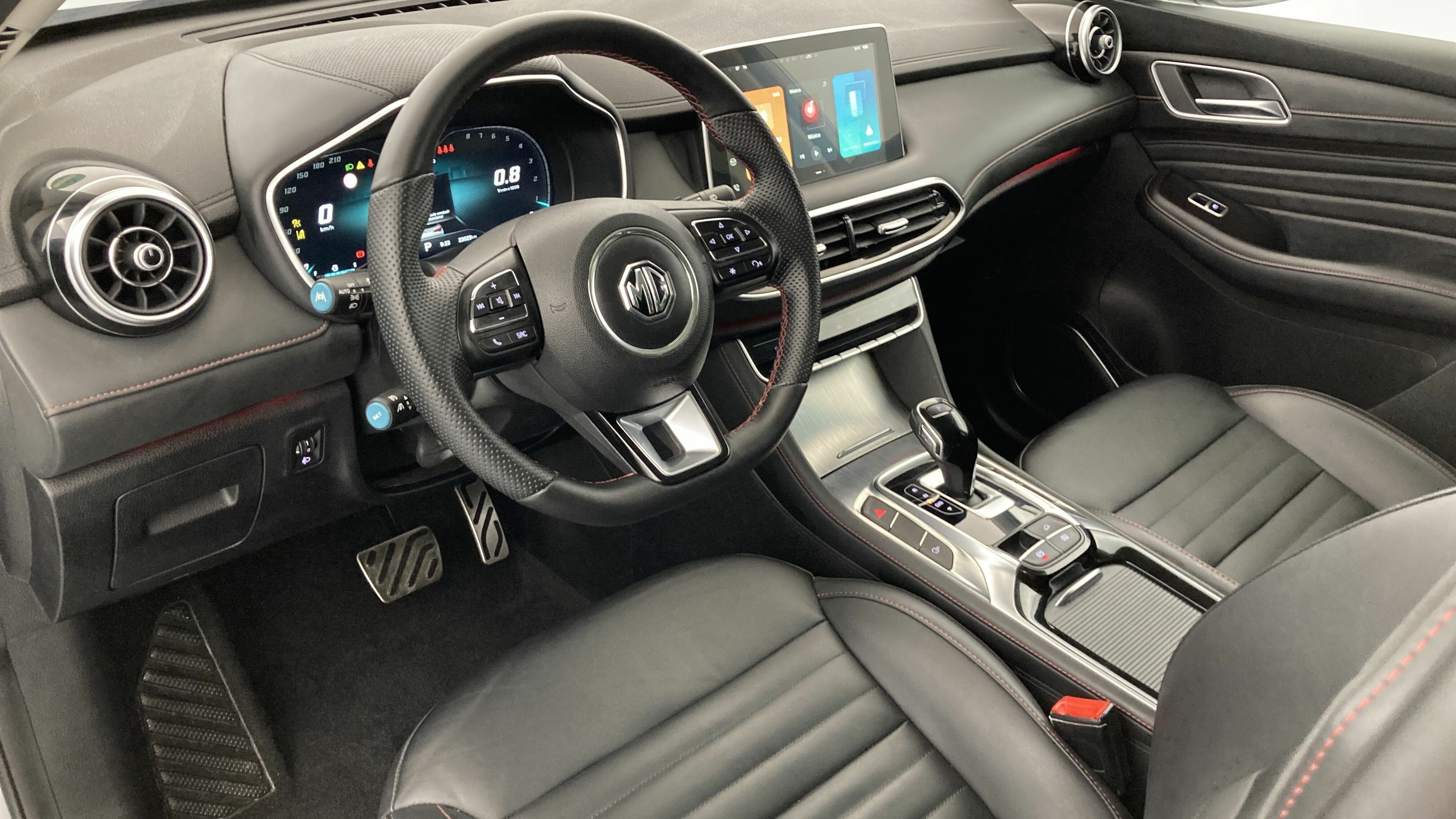 mg hs luxury 1.5 T-GDI 162 AT 2024 medal silver 15