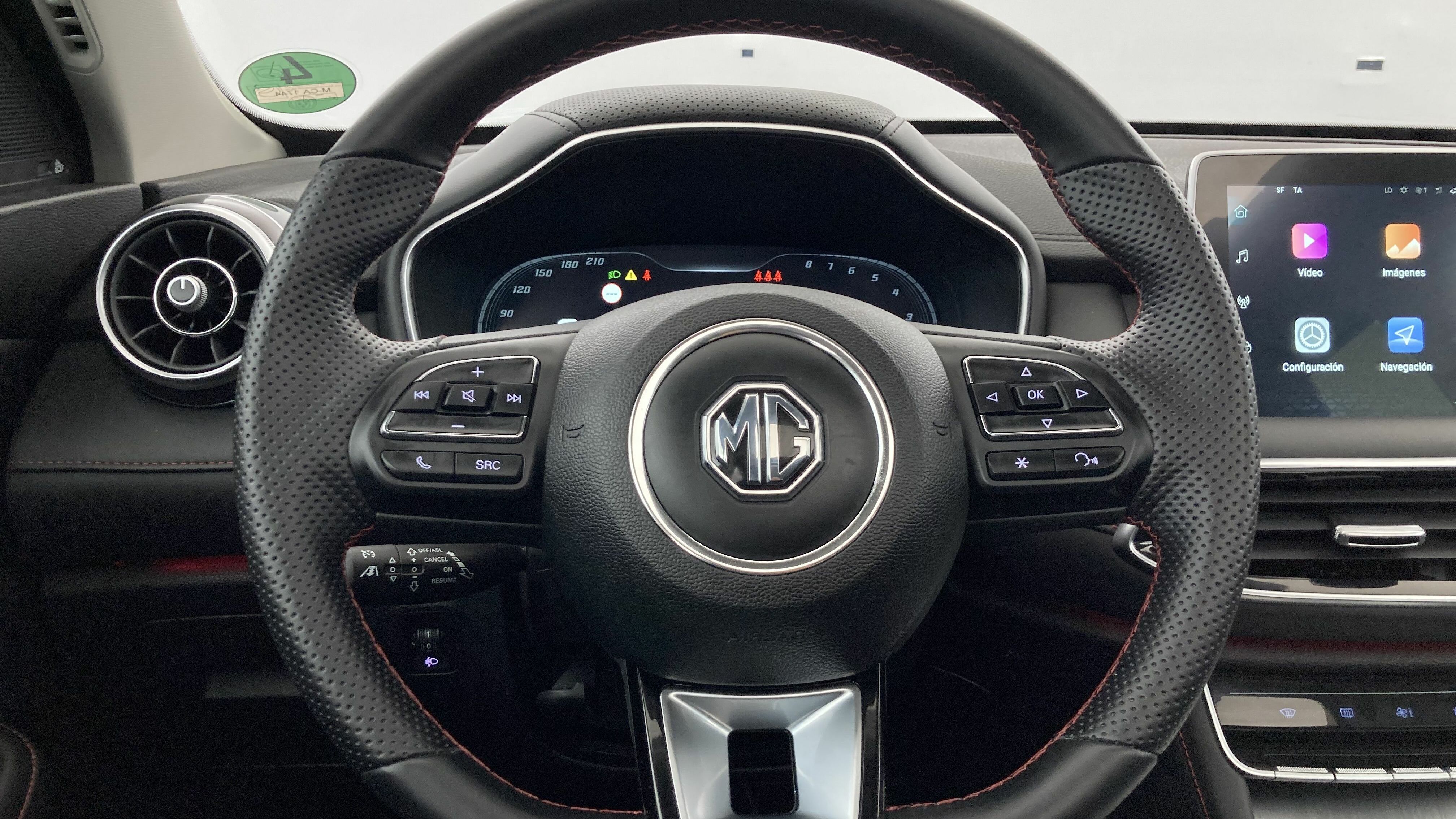 mg hs luxury 1.5 T-GDI 162 AT 2024 medal silver 17