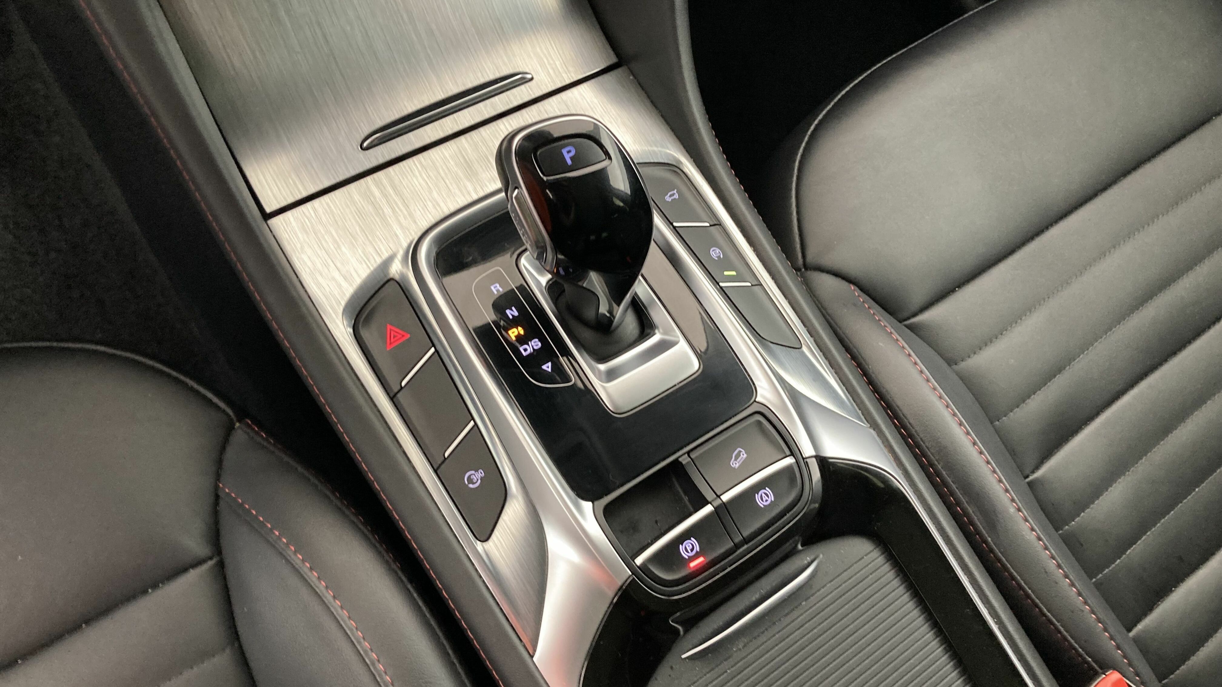 mg hs luxury 1.5 T-GDI 162 AT 2024 medal silver 20