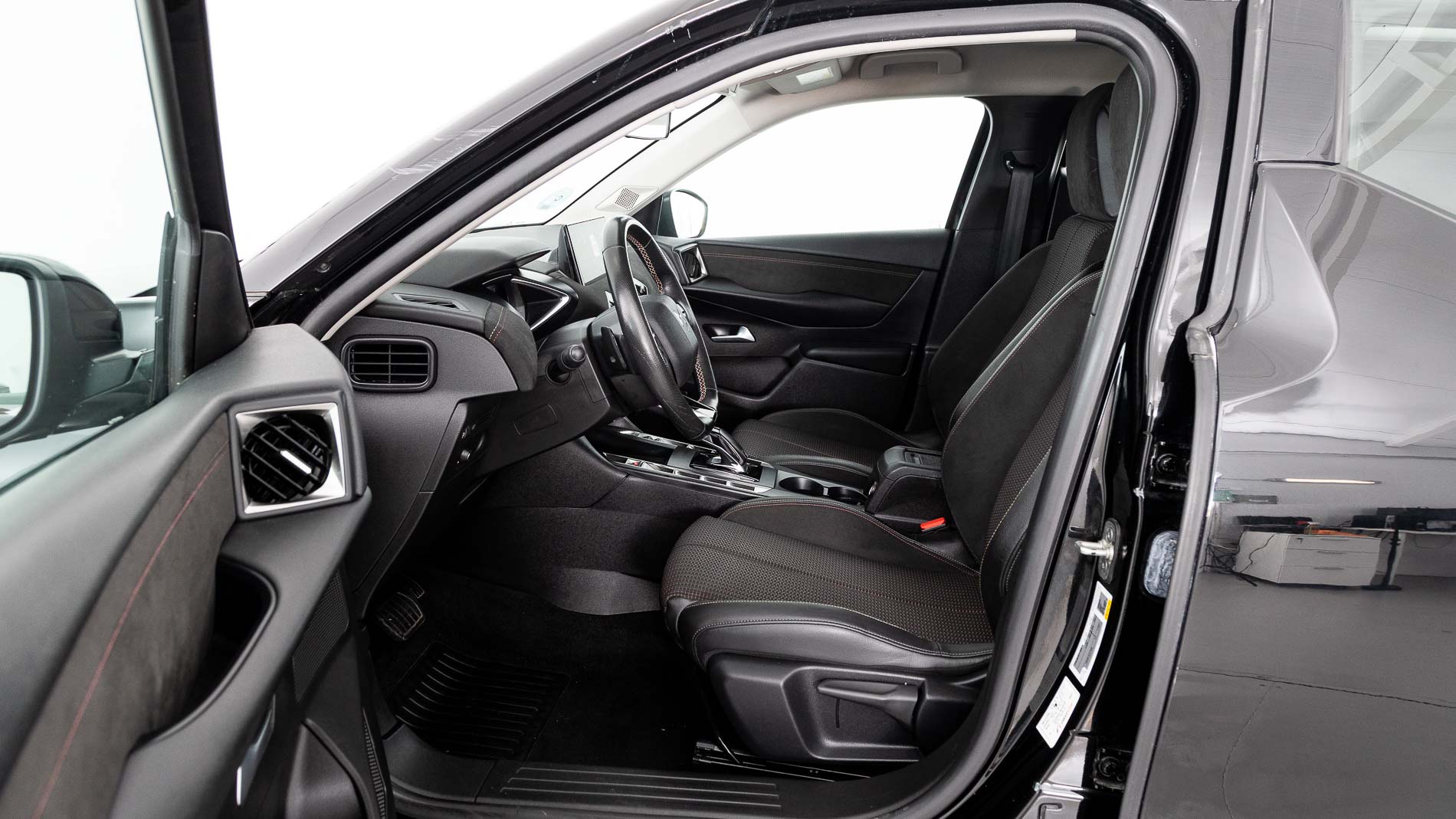 ds ds3 crossback performance line 1.5 BLUEHDI 130 EAT 2023 negro perla 20