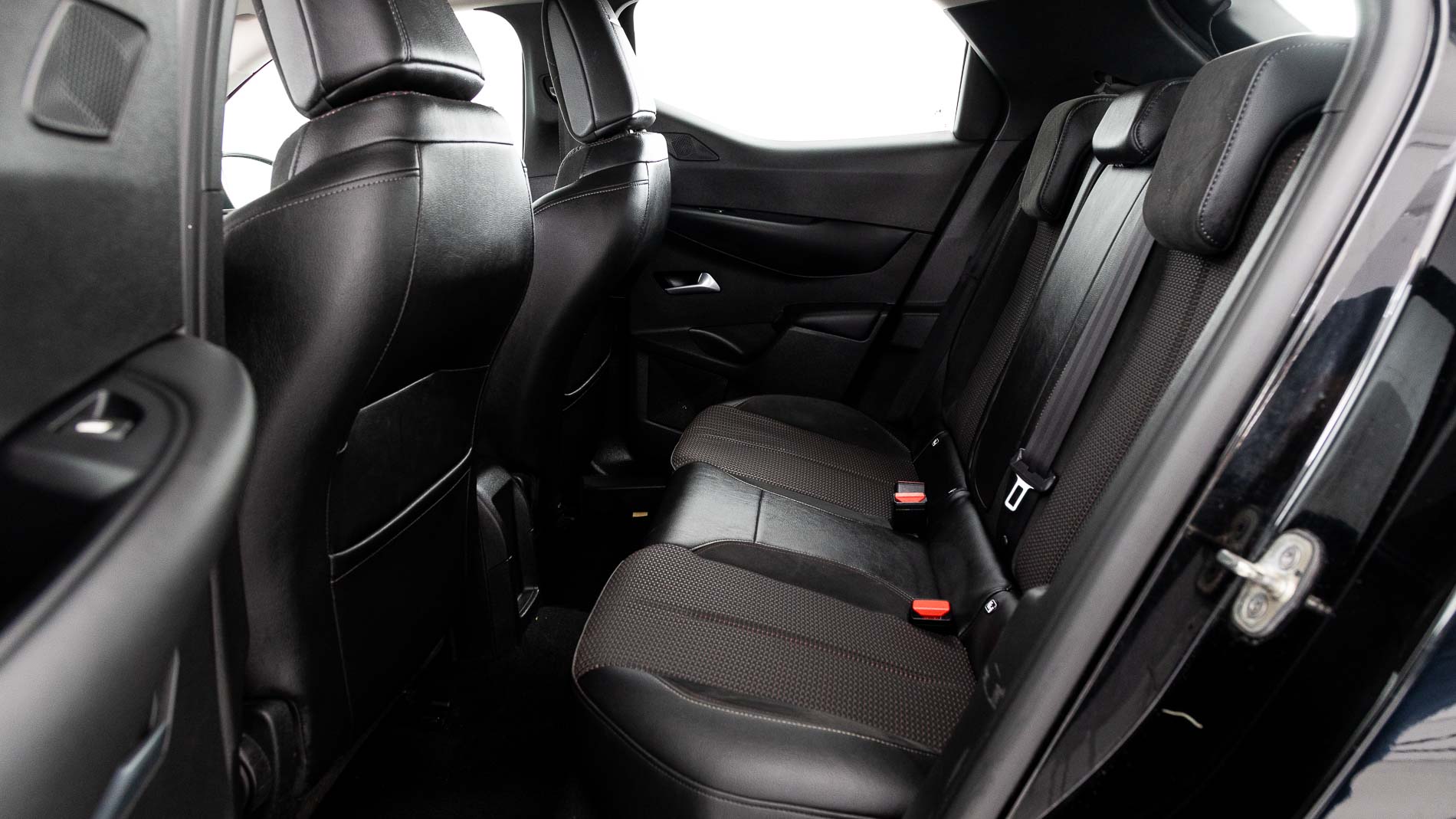 ds ds3 crossback performance line 1.5 BLUEHDI 130 EAT 2023 negro perla 21