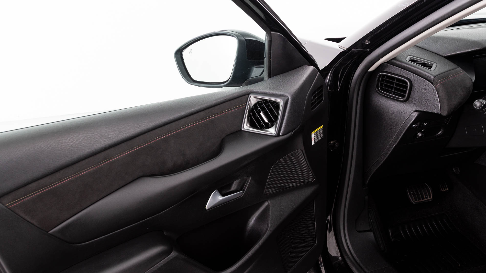 ds ds3 crossback performance line 1.5 BLUEHDI 130 EAT 2023 negro perla 22