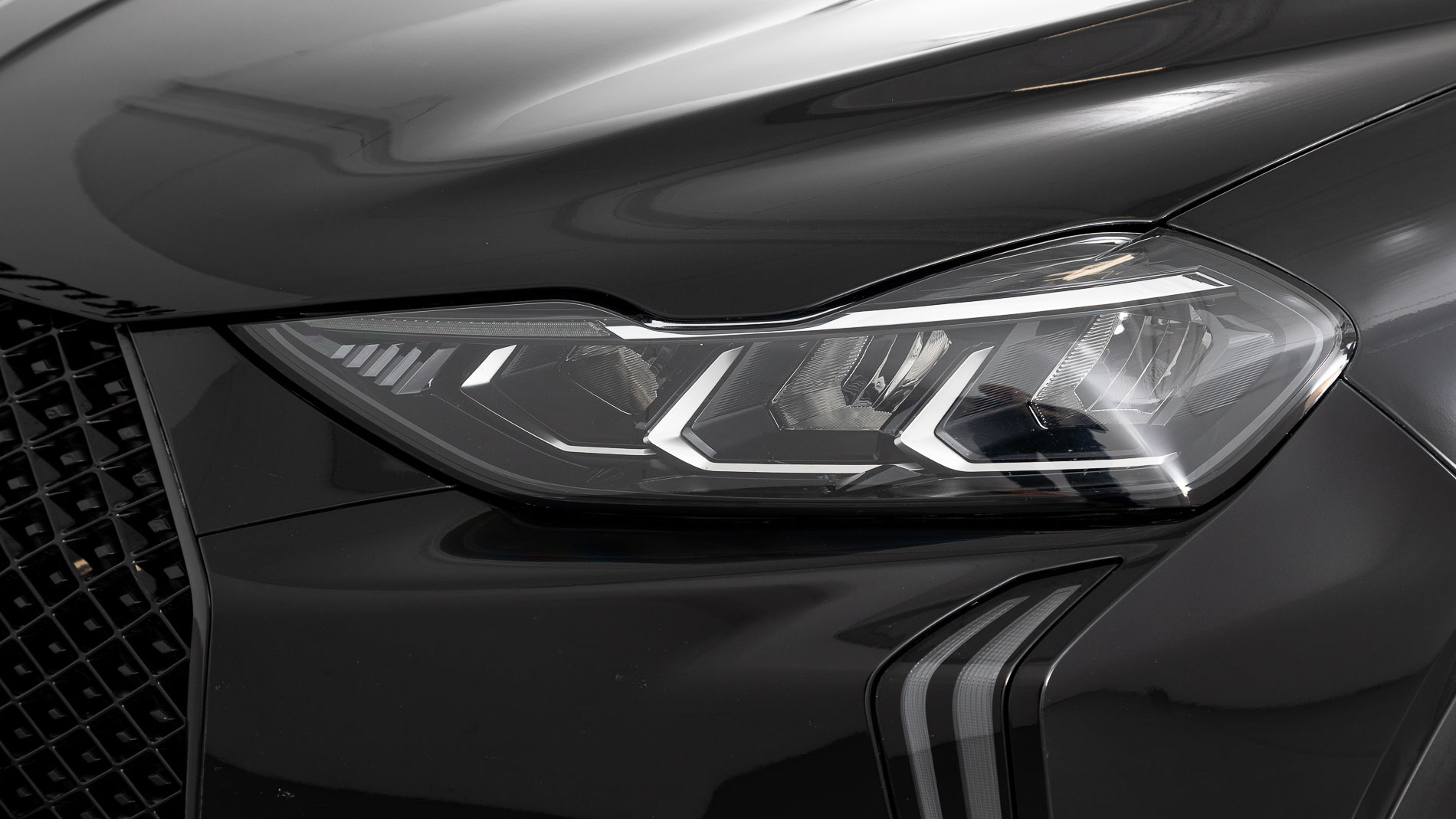 ds ds3 crossback performance line 1.5 BLUEHDI 130 EAT 2023 negro perla 30