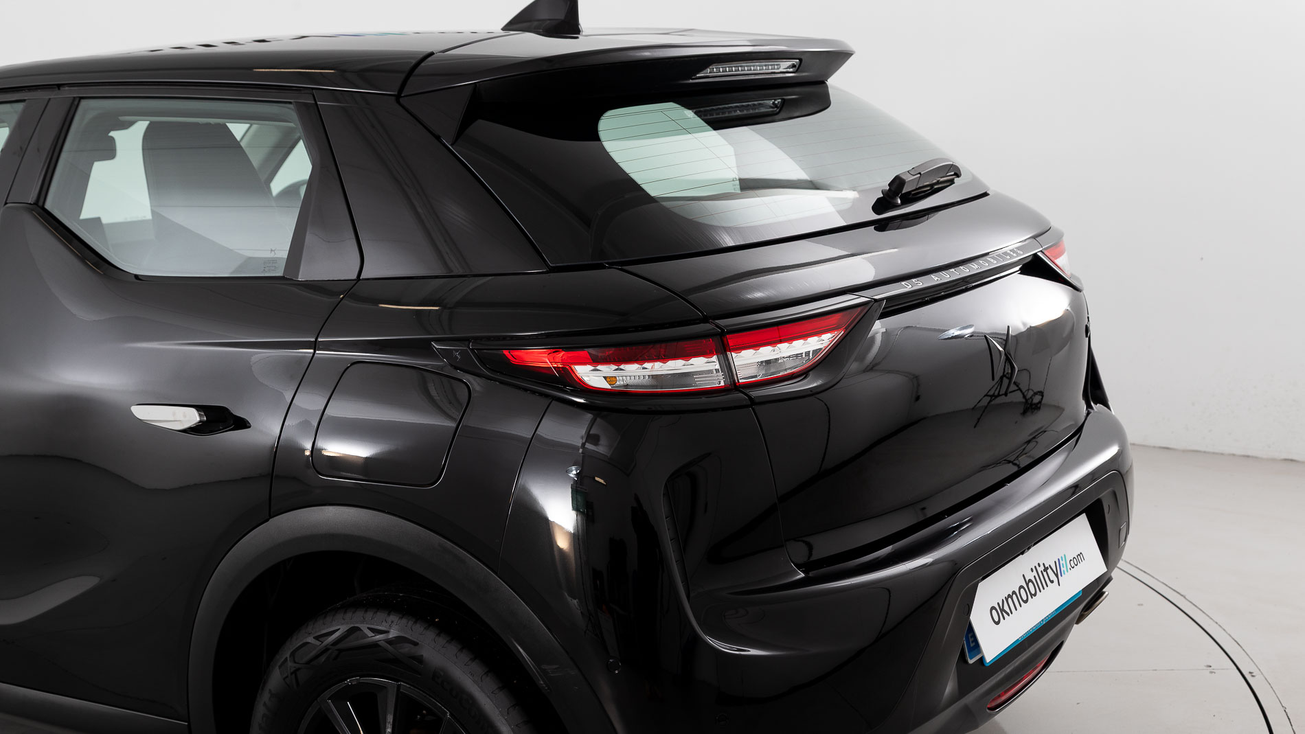 ds ds3 crossback performance line 1.5 BLUEHDI 130 EAT 2023 negro perla 36