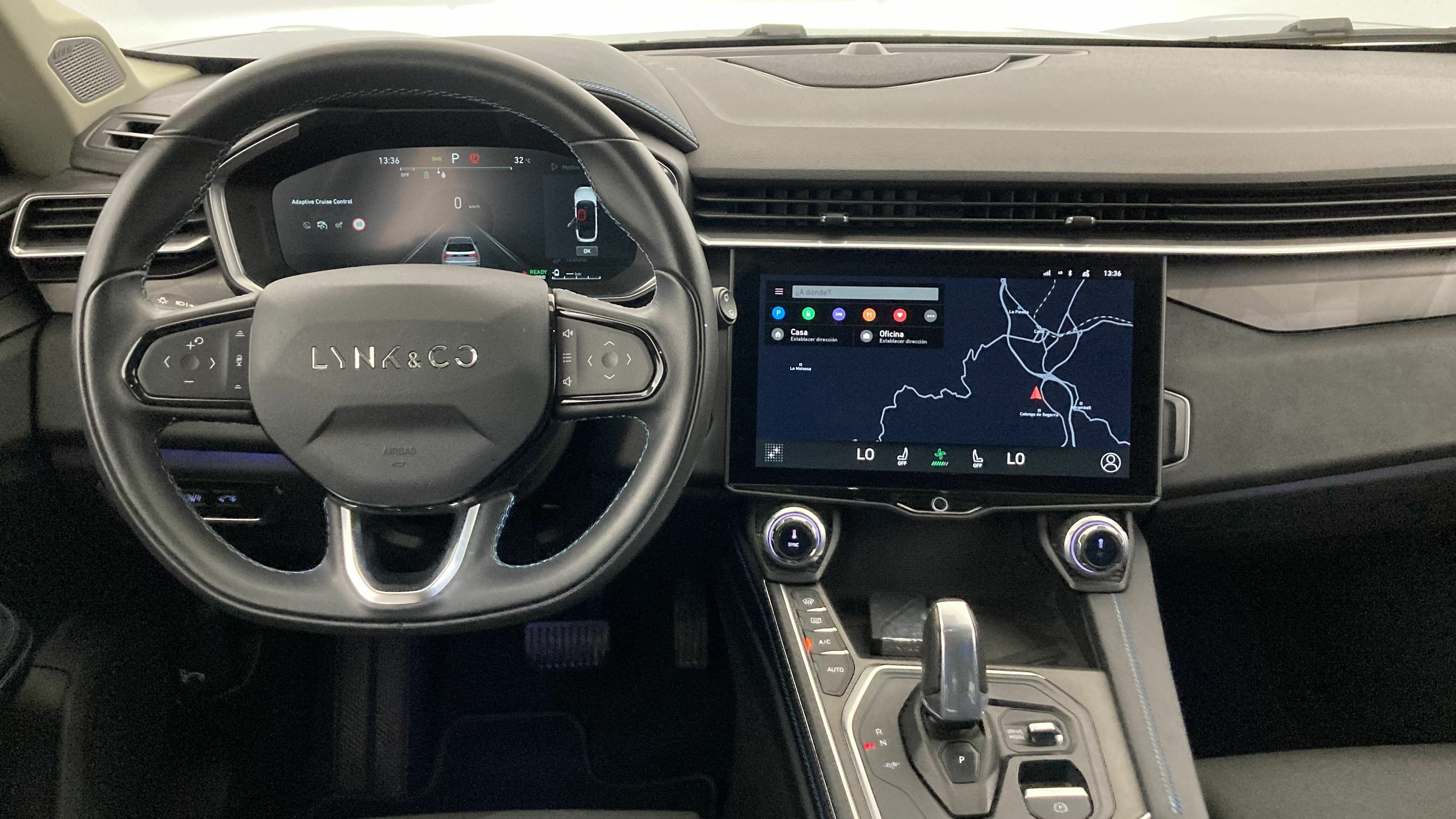 lynk&co 1 nv 1.5 PHEV 261 2022 blue 16