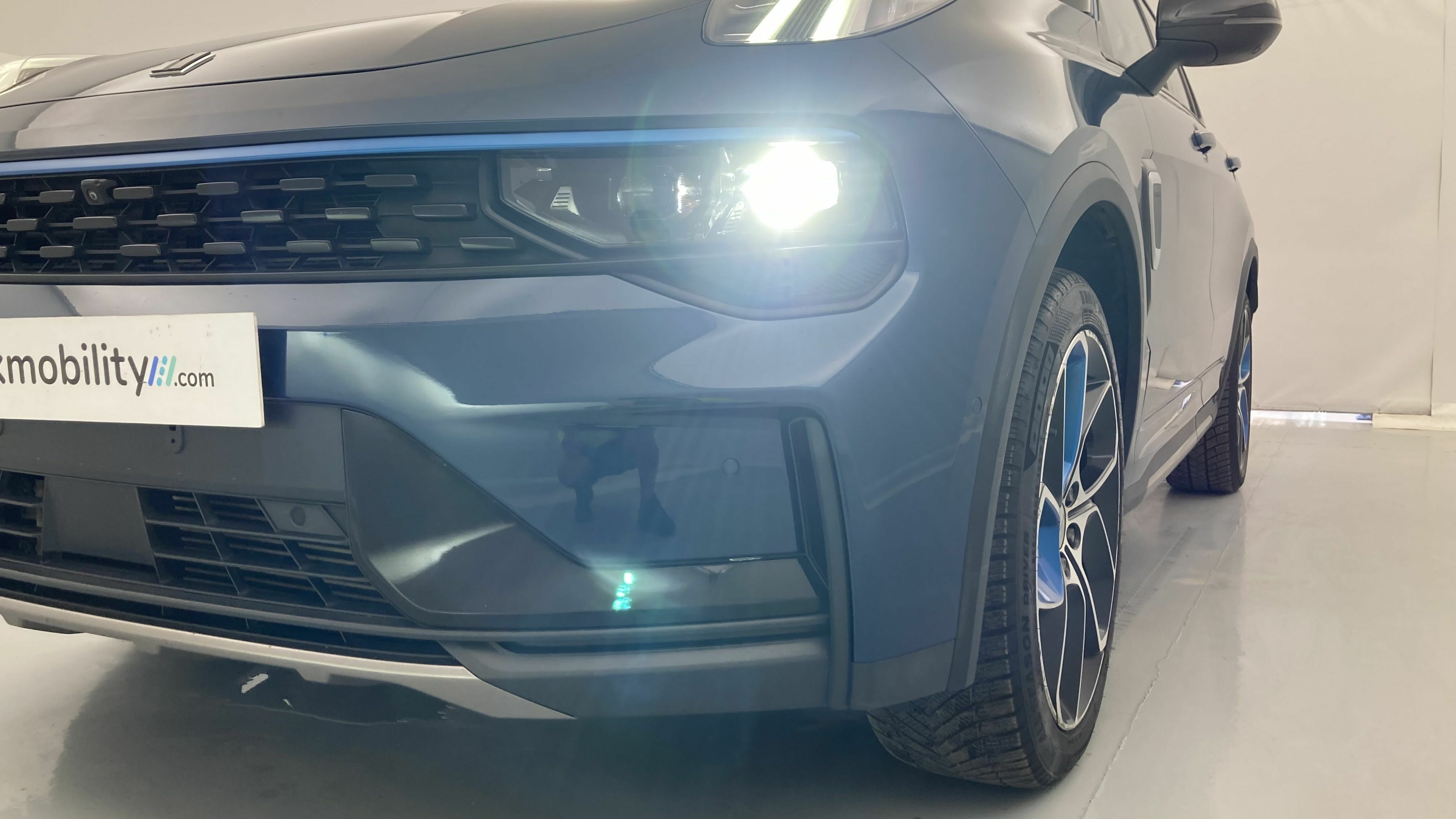 lynk&co 1 nv 1.5 PHEV 261 2022 blue 26