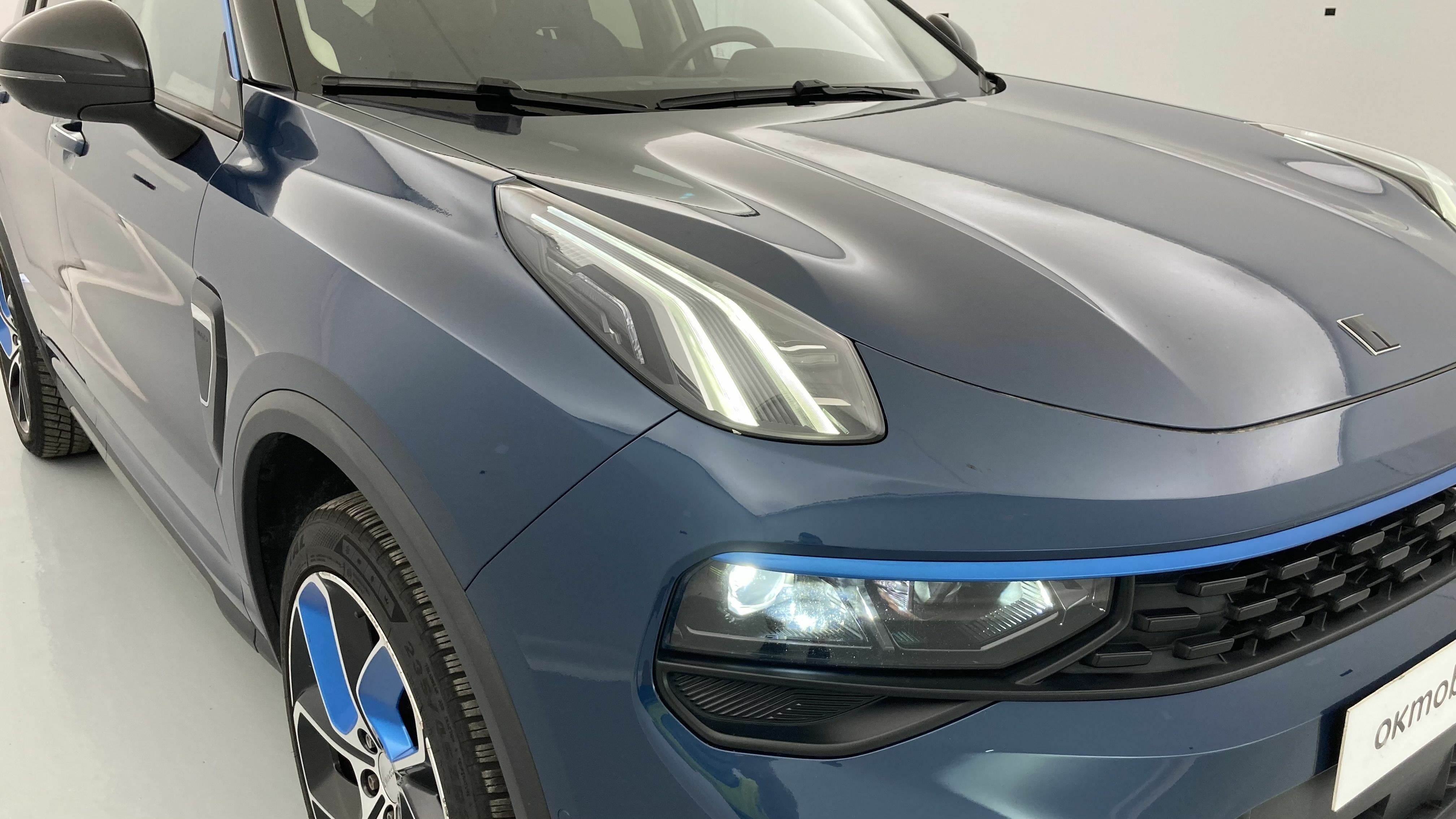 lynk&co 1 nv 1.5 PHEV 261 2022 blue 29