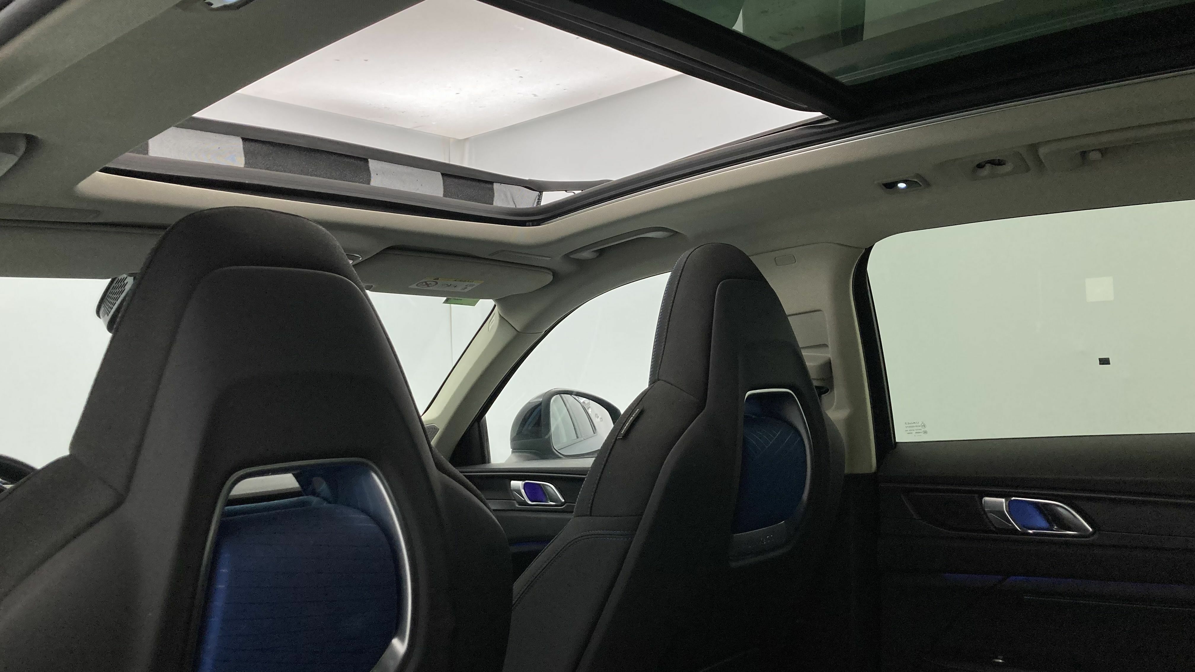lynk&co 1 nv 1.5 PHEV 261 2022 blue 31