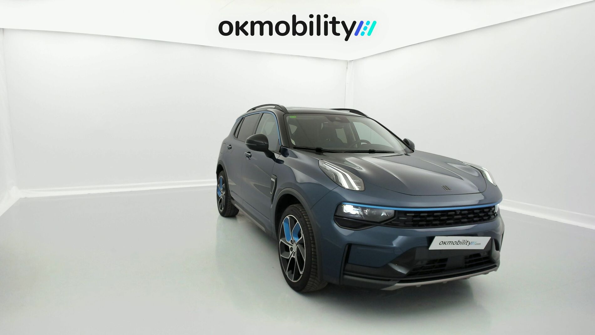 lynk&co 1 nv 1.5 PHEV 261 2022 blue 3