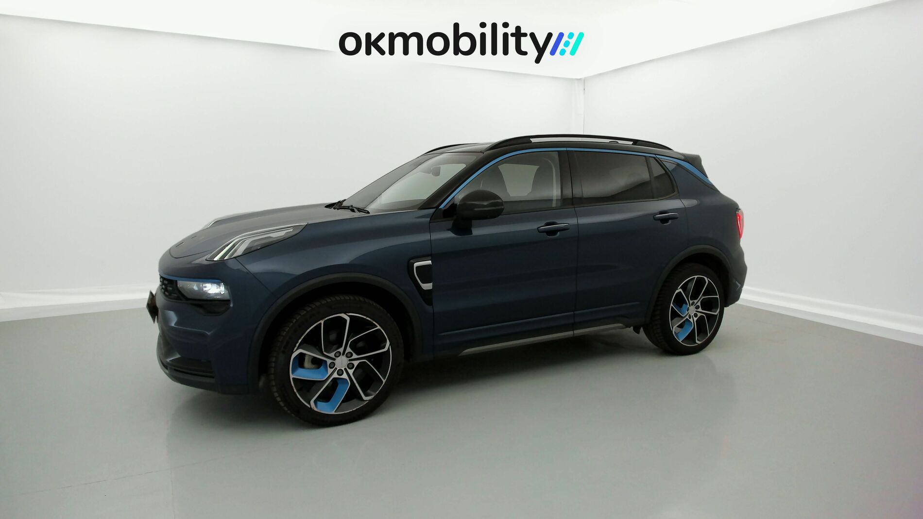 lynk&co 1 nv 1.5 PHEV 261 2022 blue 5