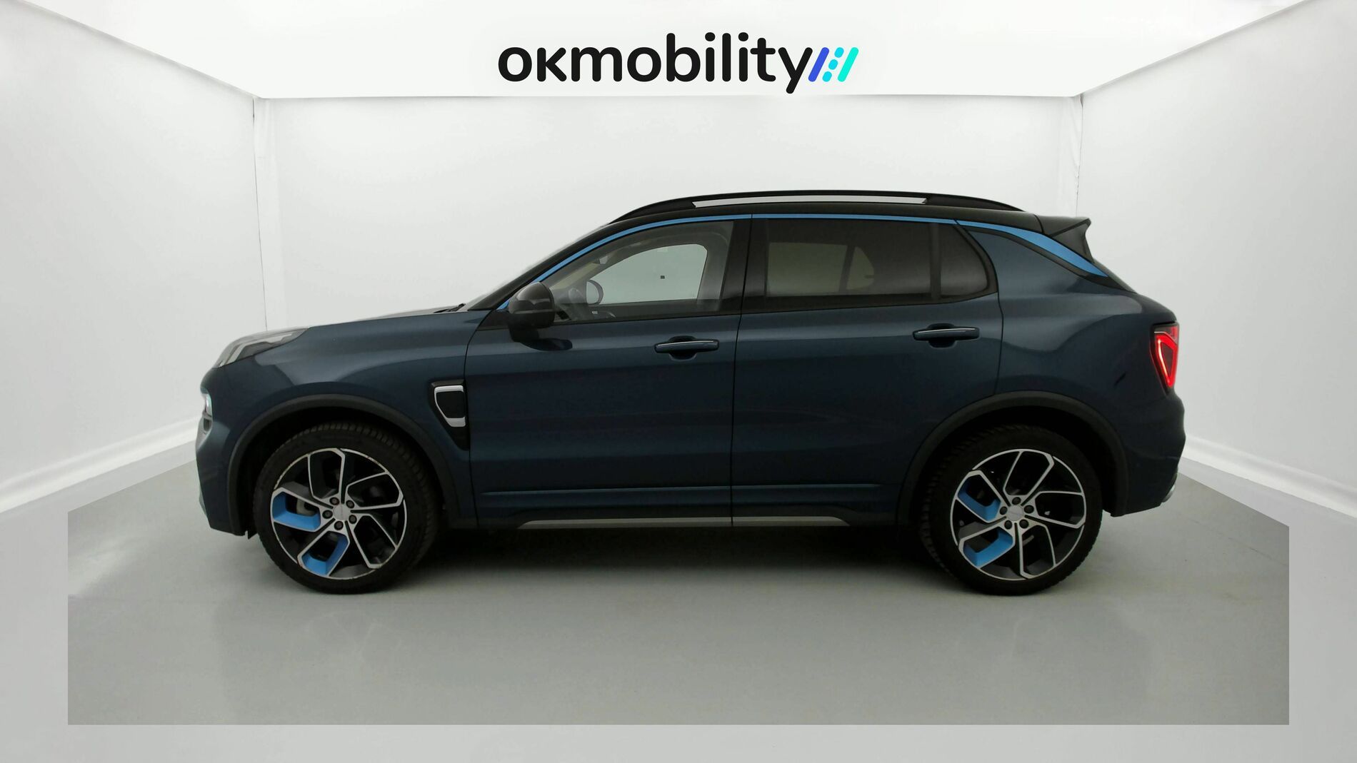 lynk&co 1 nv 1.5 PHEV 261 2022 blue 7