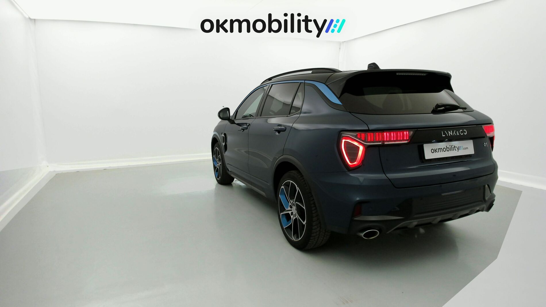 lynk&co 1 nv 1.5 PHEV 261 2022 blue 9